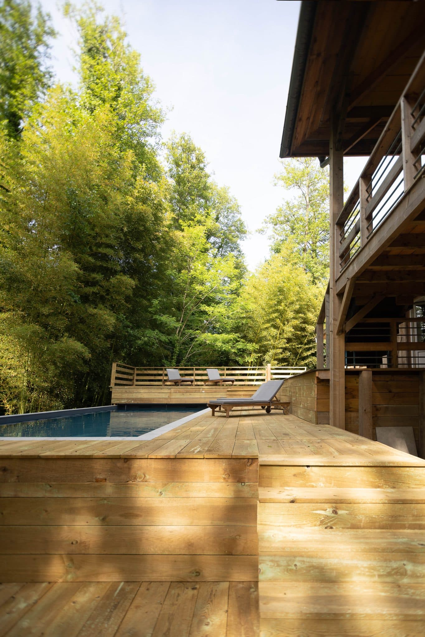 view of the terrace and its wooden floor