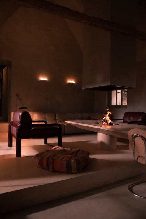 salon avec fauteuil et canapé