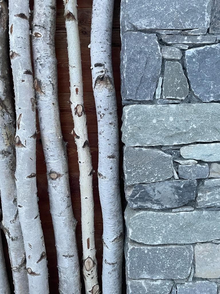 chalet details: wood and stone as main materials