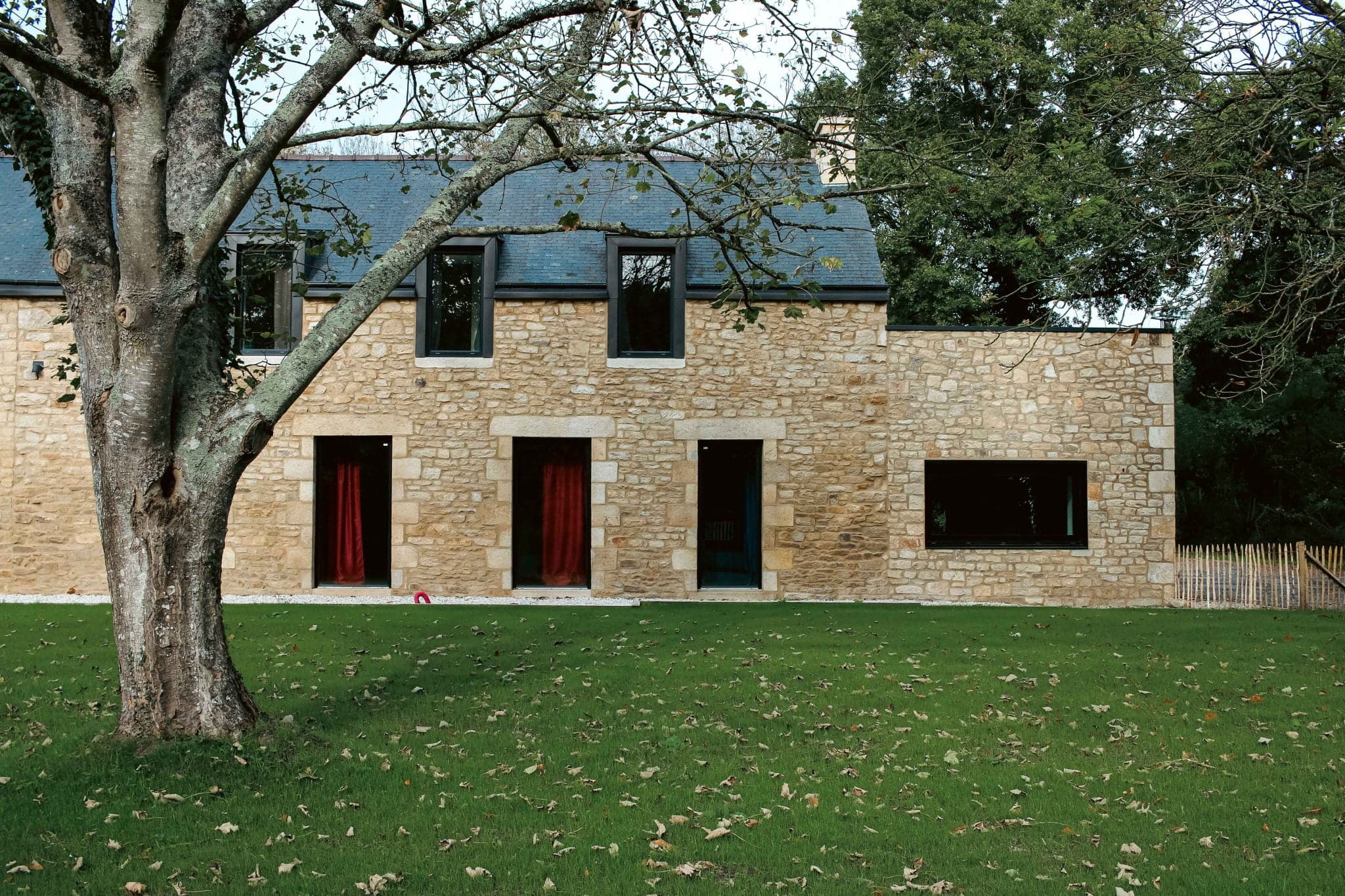 vue sur la facade la maison