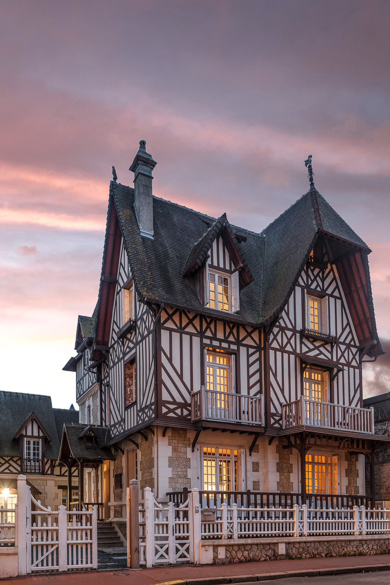 vue sur la maison en fin de journée
