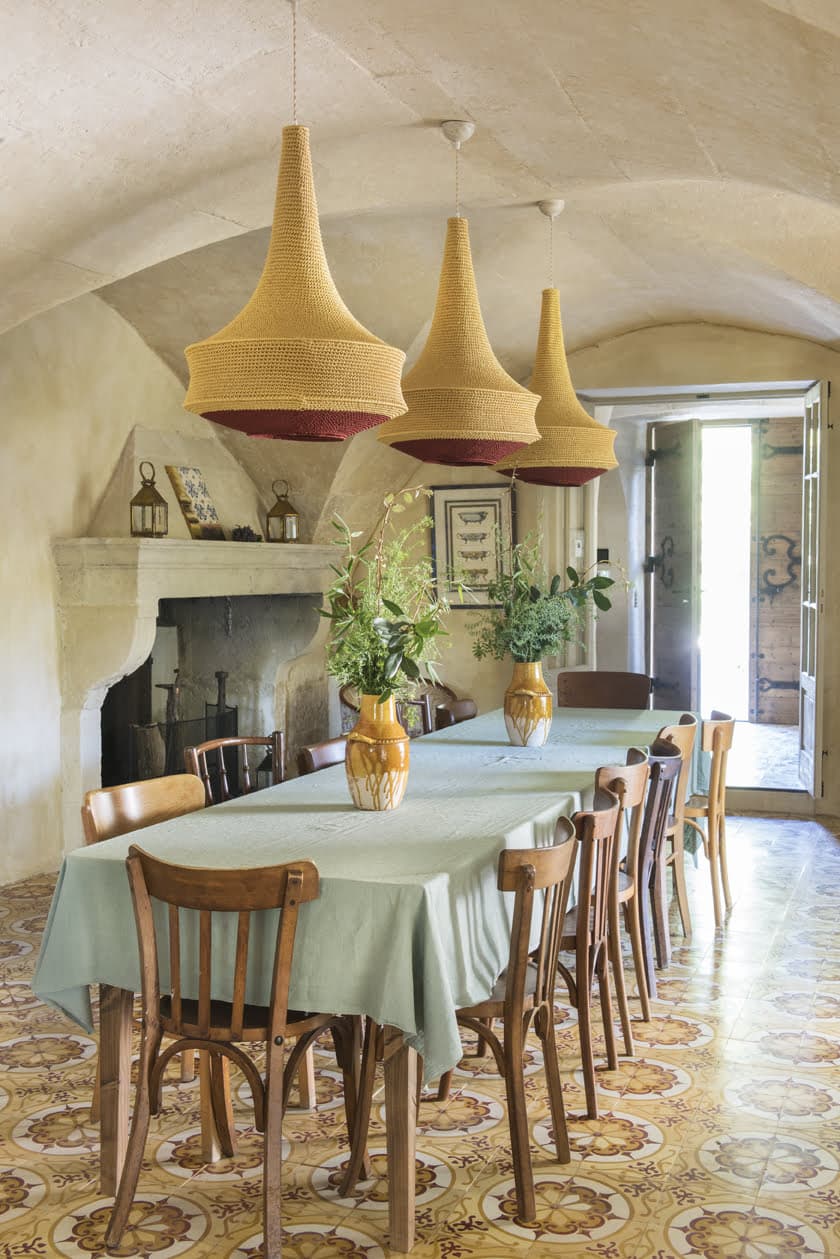 La salle à manger où dresser de grandes tablées en famille ou entre amis ! 
