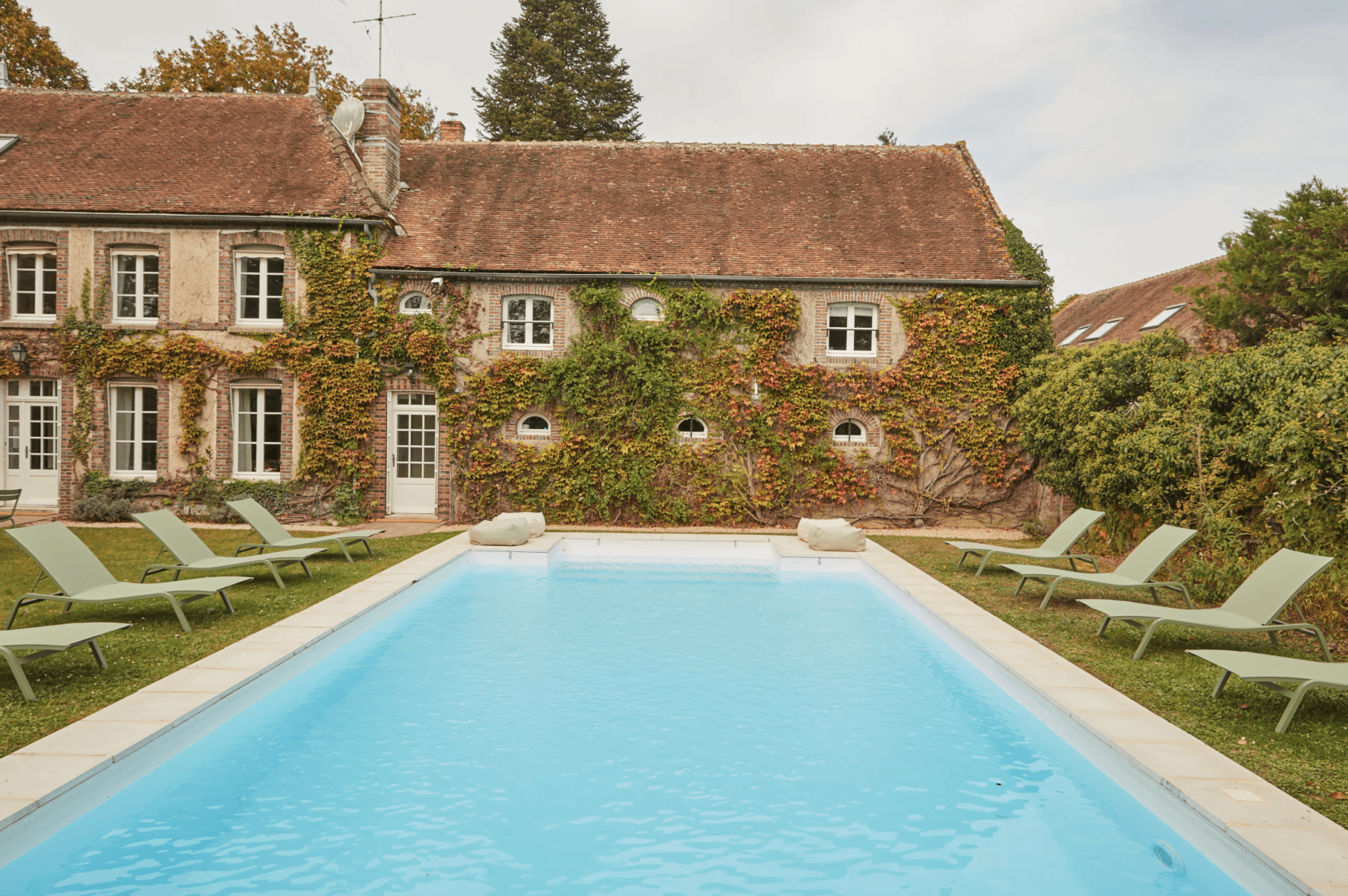The spacious pool at La Prairie.