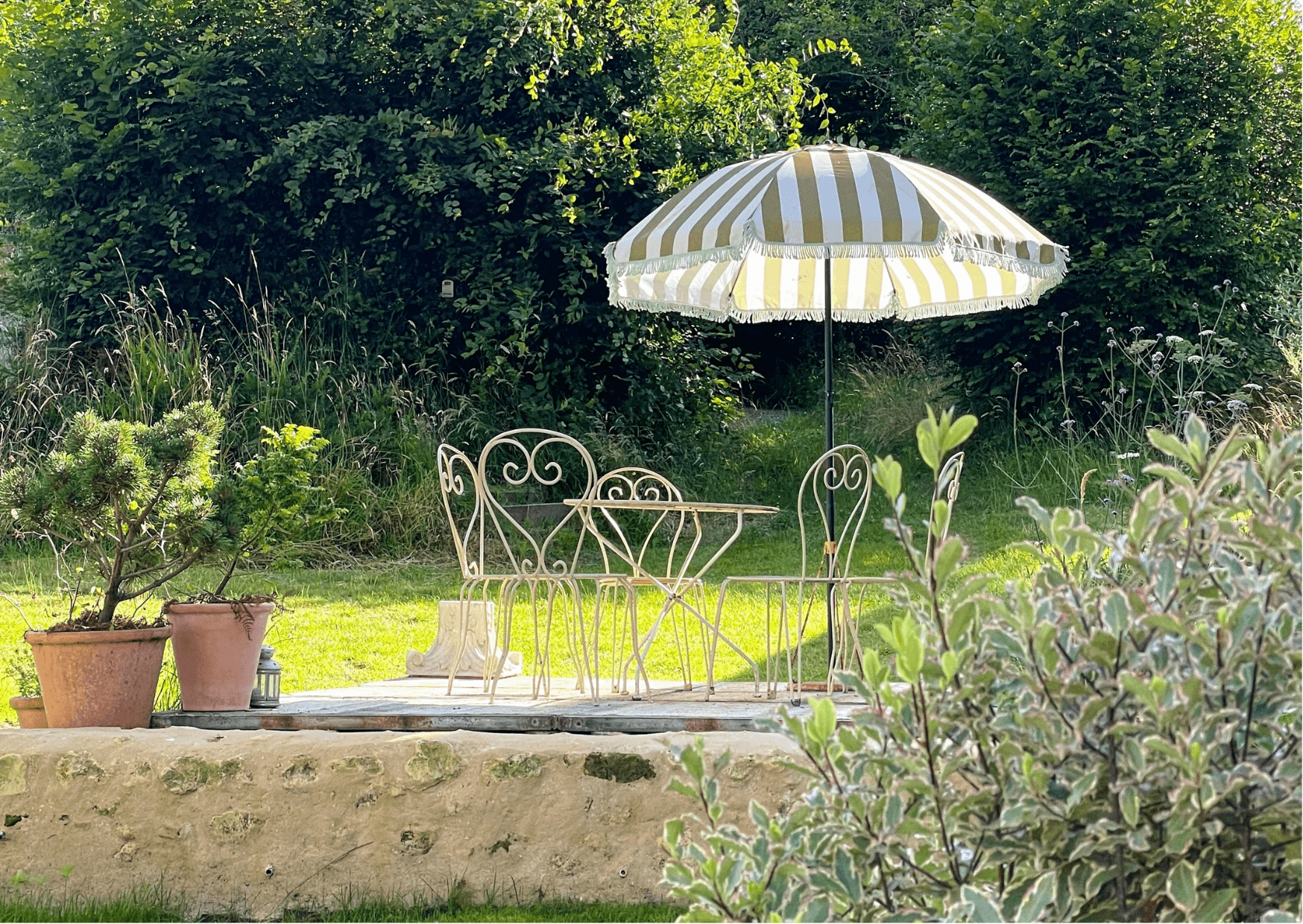 Aperçu du jardin d'Une Maison dans le Perche. 