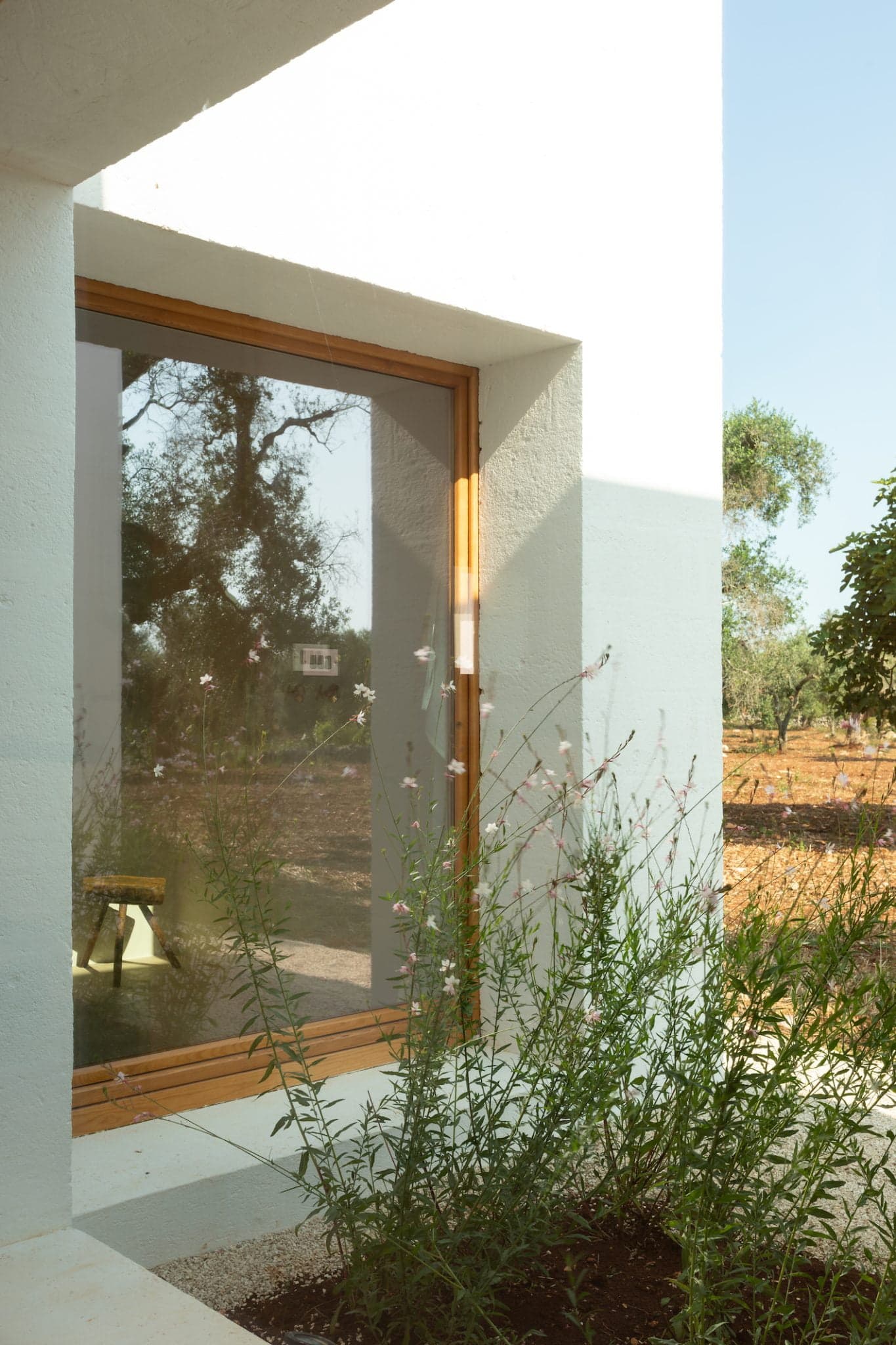 Large openings to enjoy the landscape from every angle.