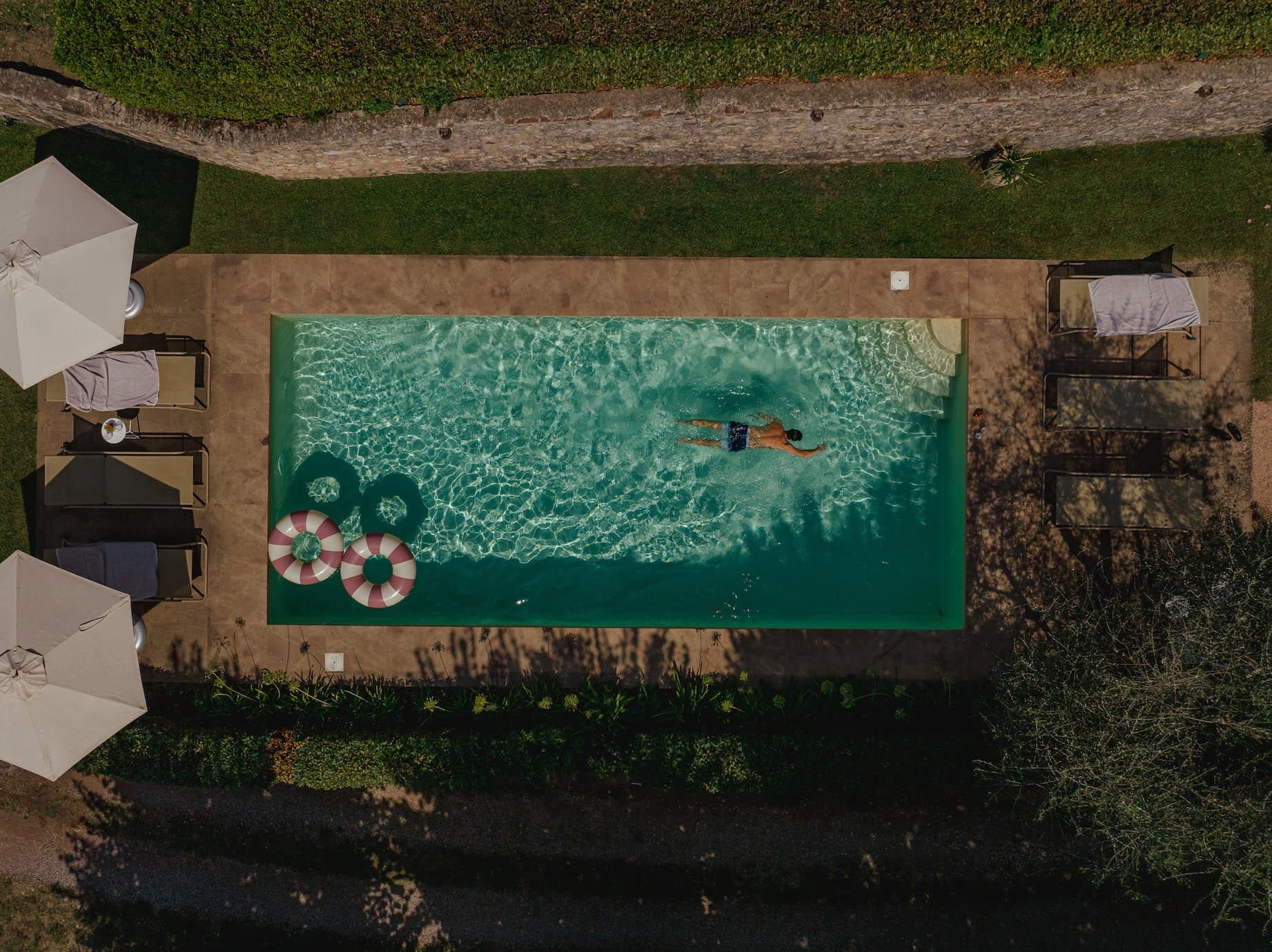 La piscine minérale de Casa Le Sorelle. 
