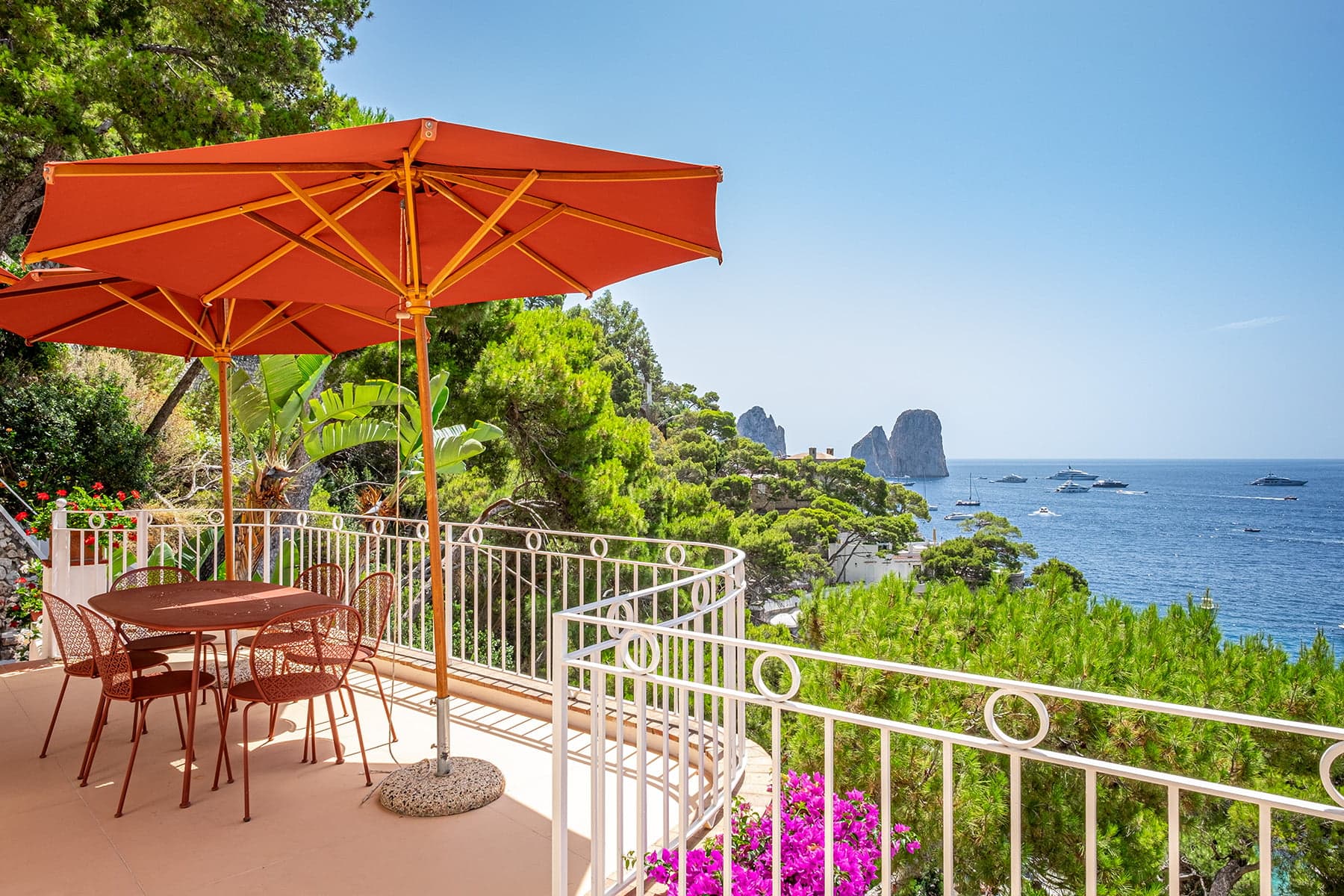 At Villa Cisterna, the sea is ever-present.