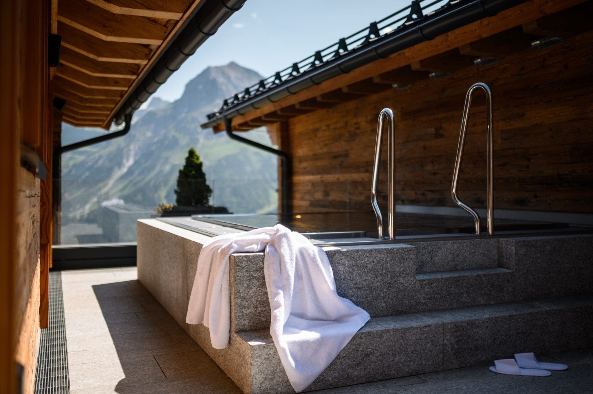 Session jacuzzi en profitant de la vue. 