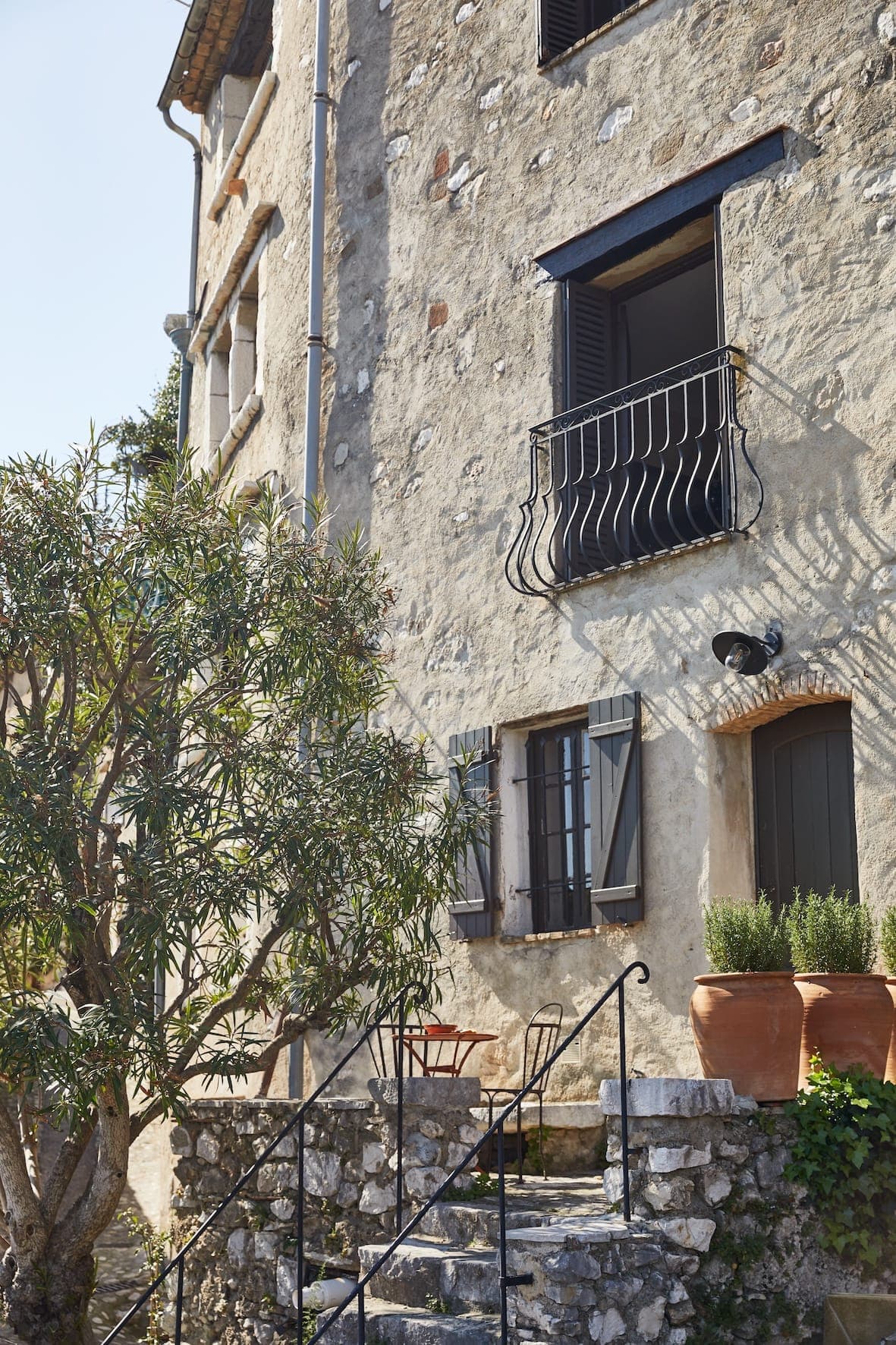 La facade de Number 5 à Saint-Paul-de-Vence. 