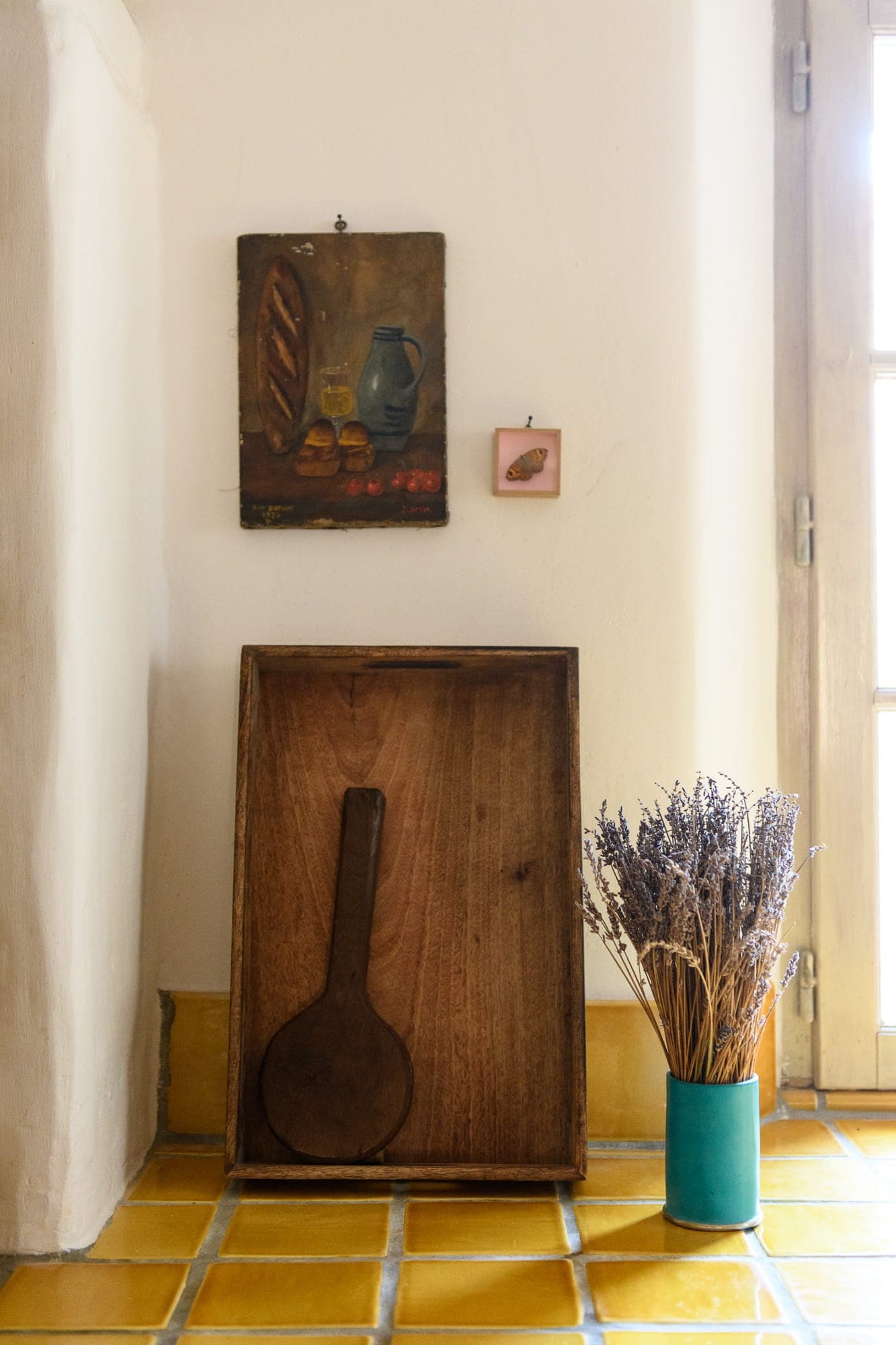 Des bouquets de lavande séchée se sont glissés dans la maison. © L. Melone