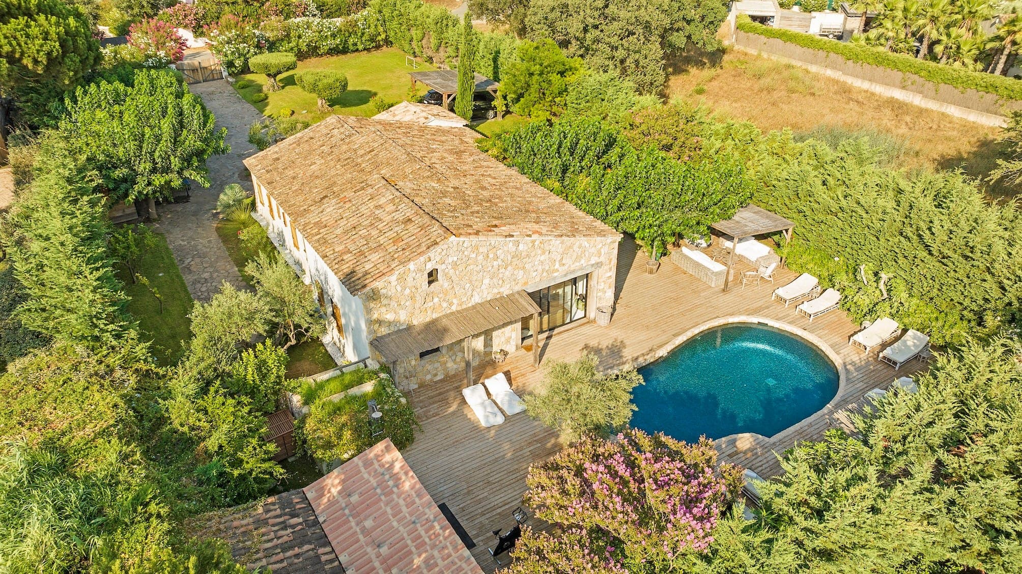 Villa Cicadis vue du ciel. 