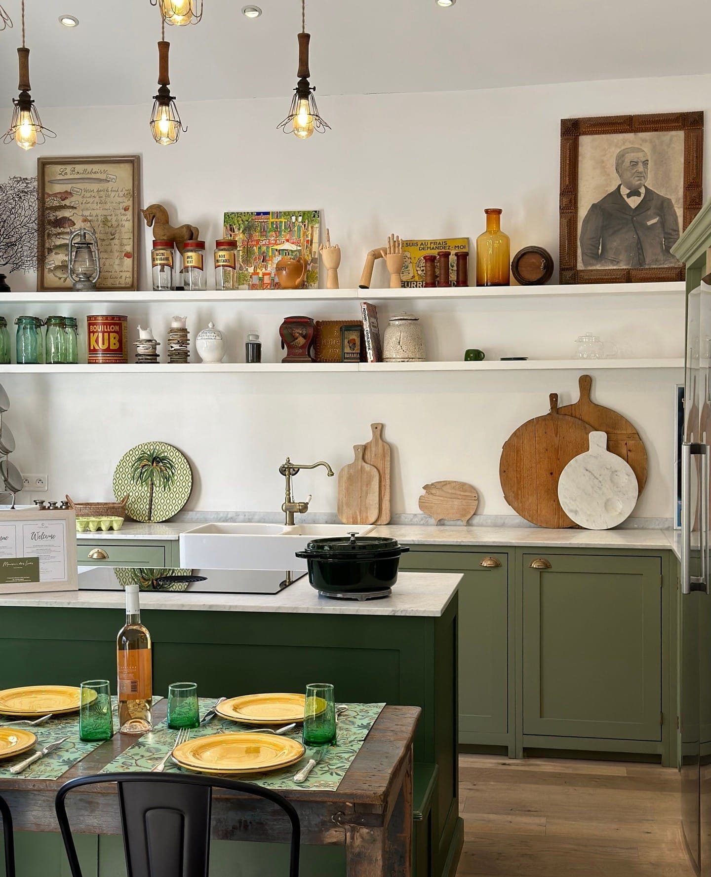 La cuisine vert maquis de La Cachette. 