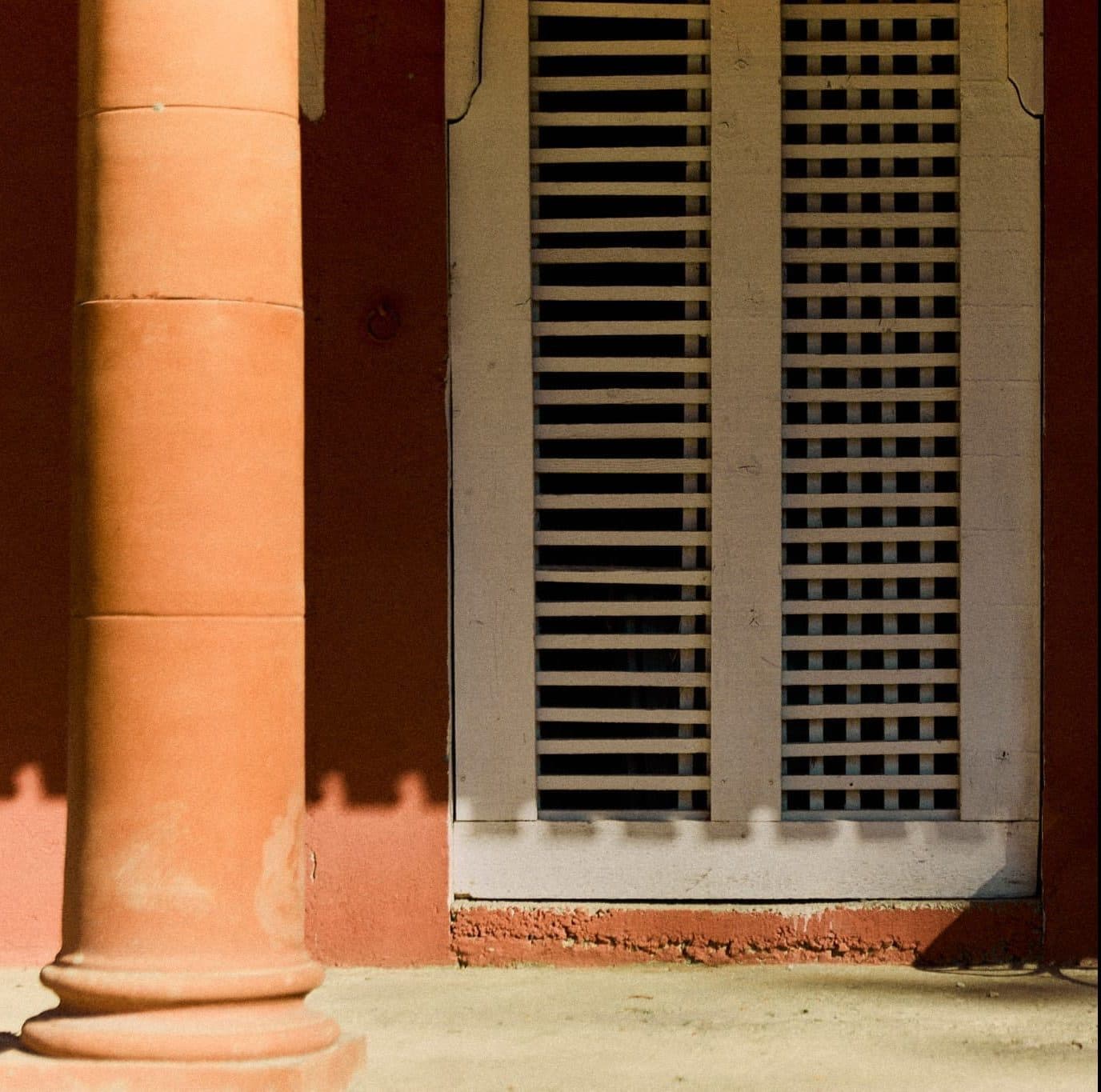 With its columns and ochre walls, Villa Luna has the feel of a Tuscan farmhouse.
