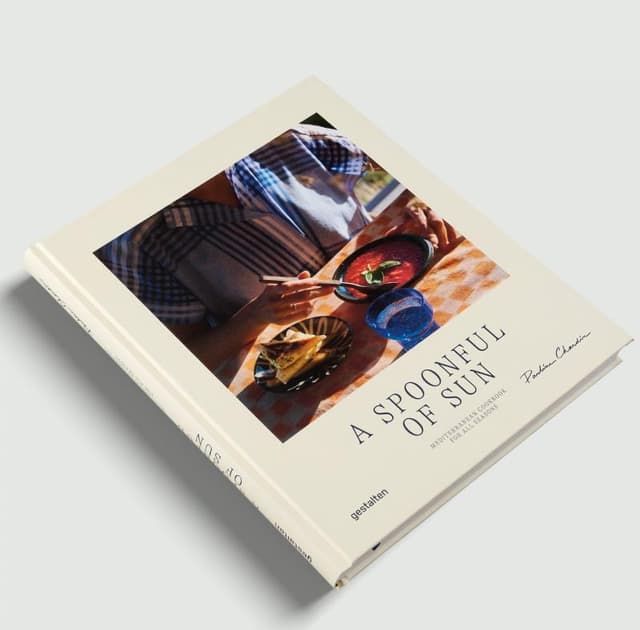 cook book with a solar and warm photography