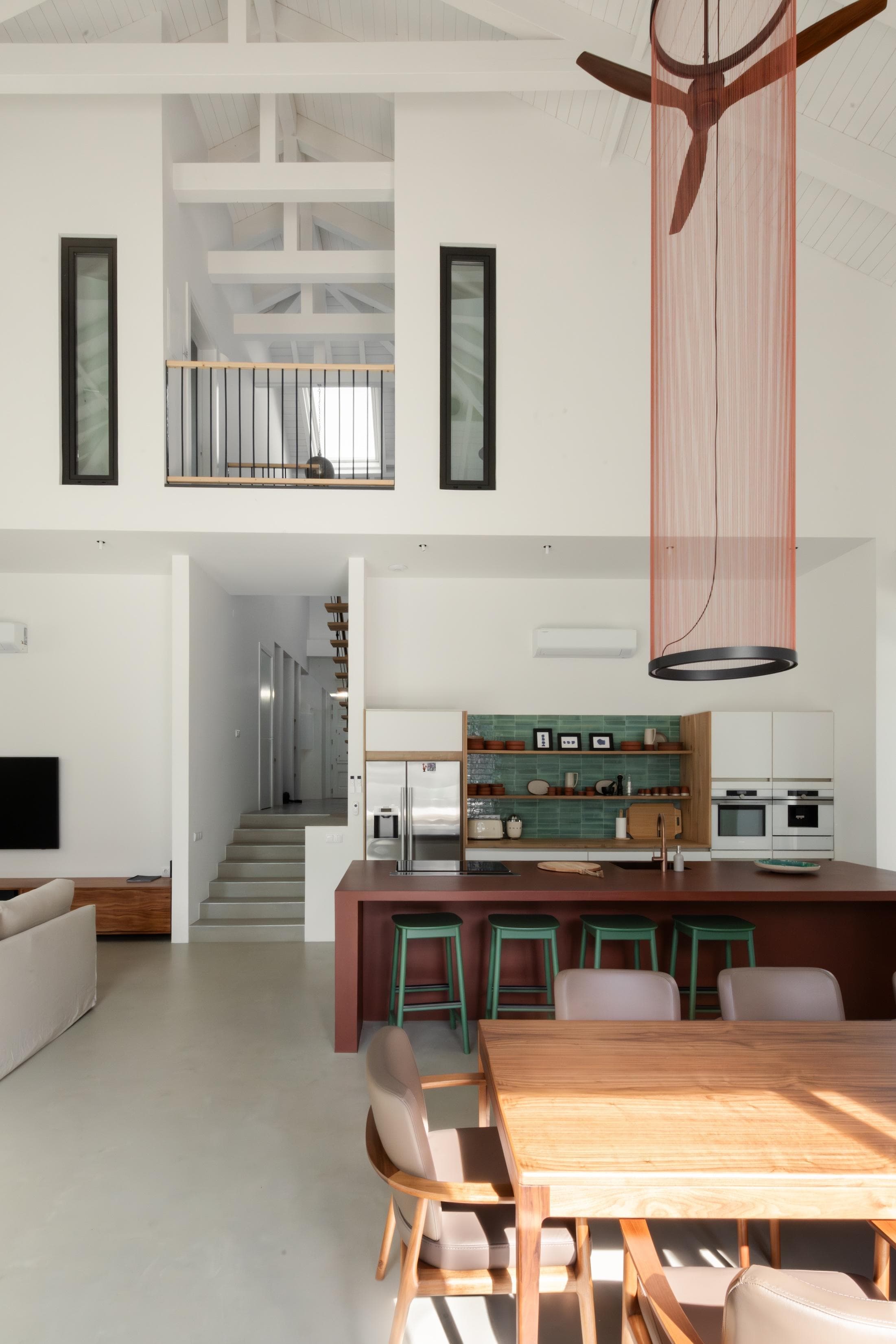 The living area of Casa Cortiça. © Pedro Correira