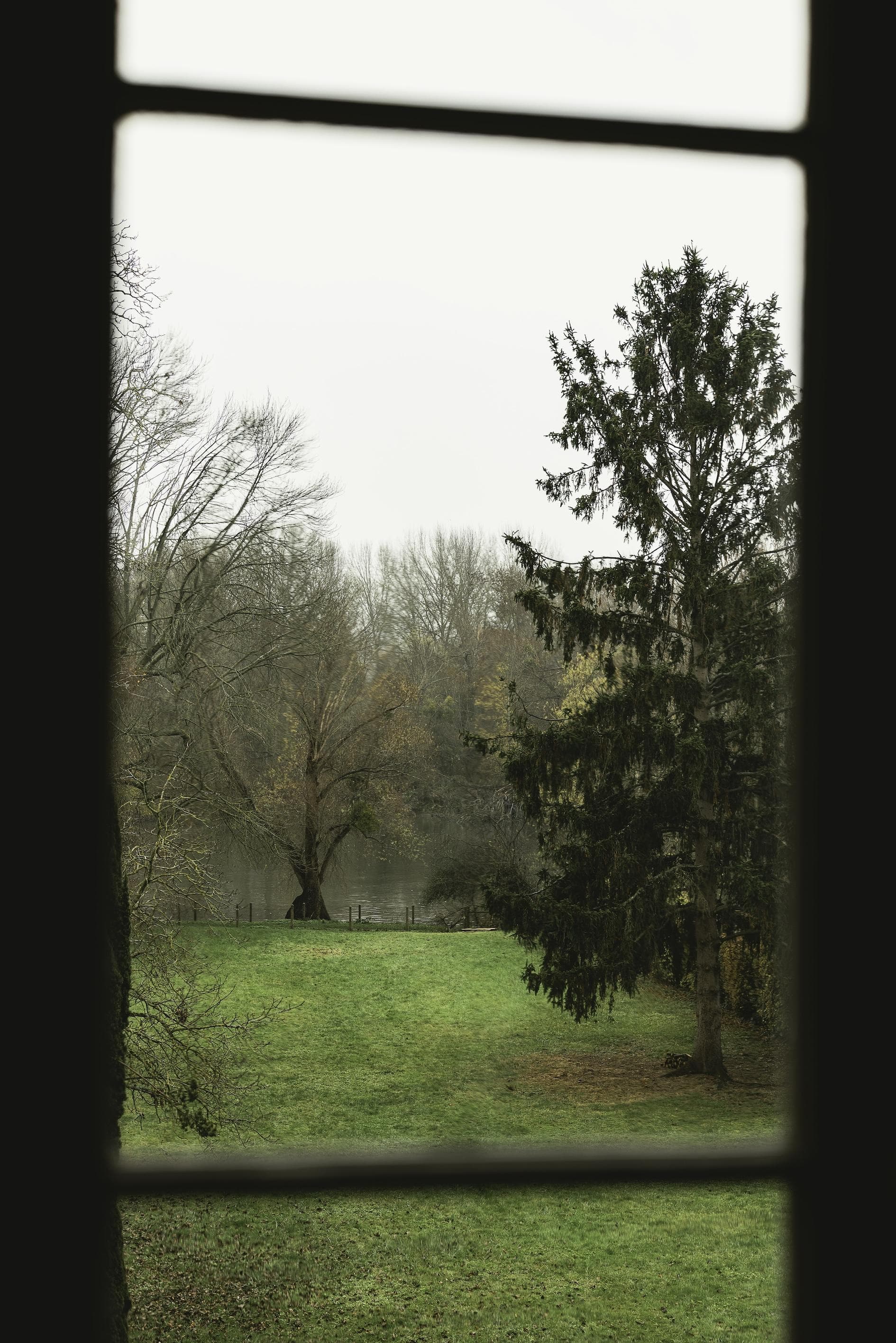 Au bout du jardin, la Seine. © Léo Kharfan