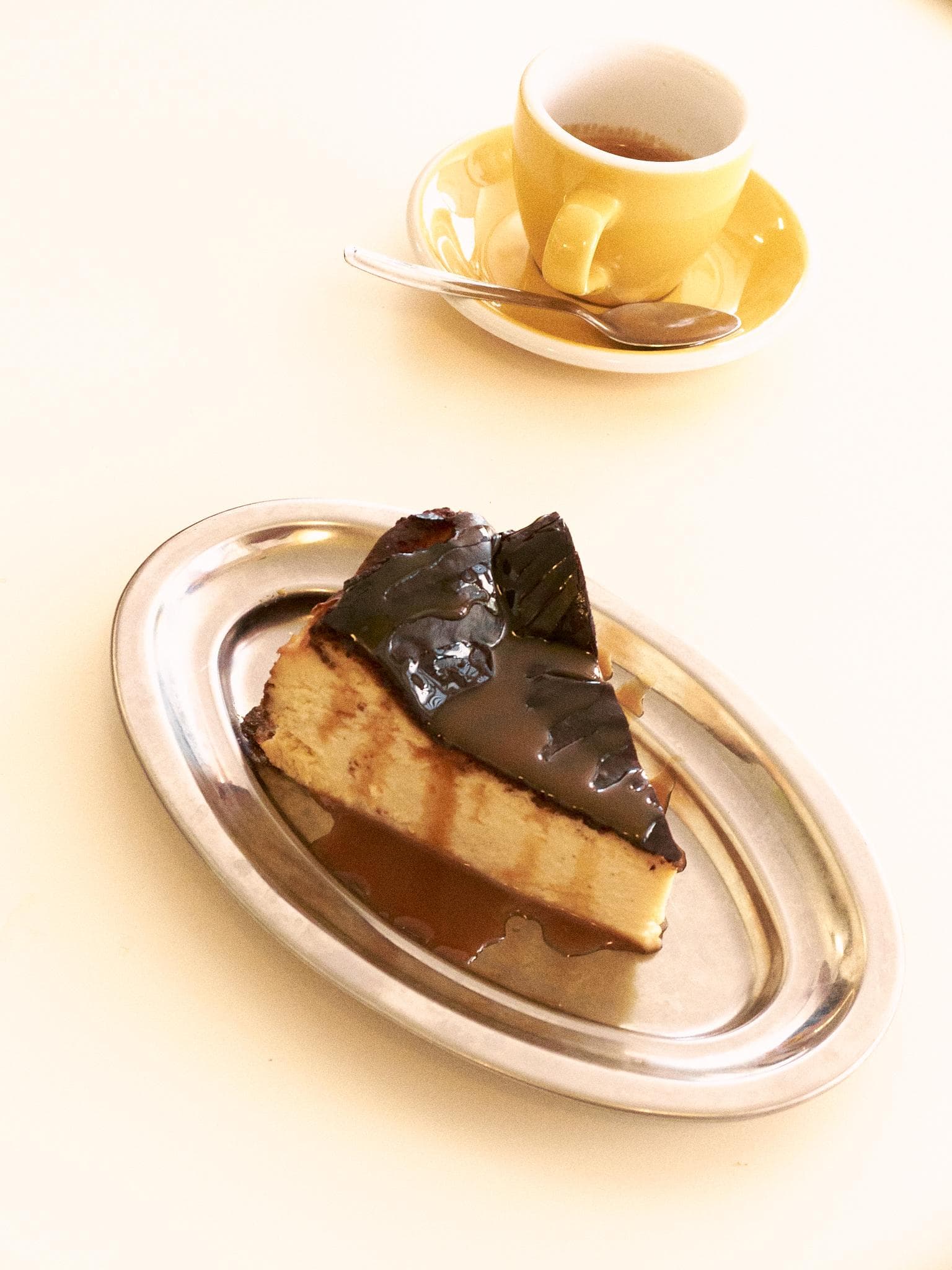 Tinto All Day’s Basque cheesecake. © Pauline Limouzin