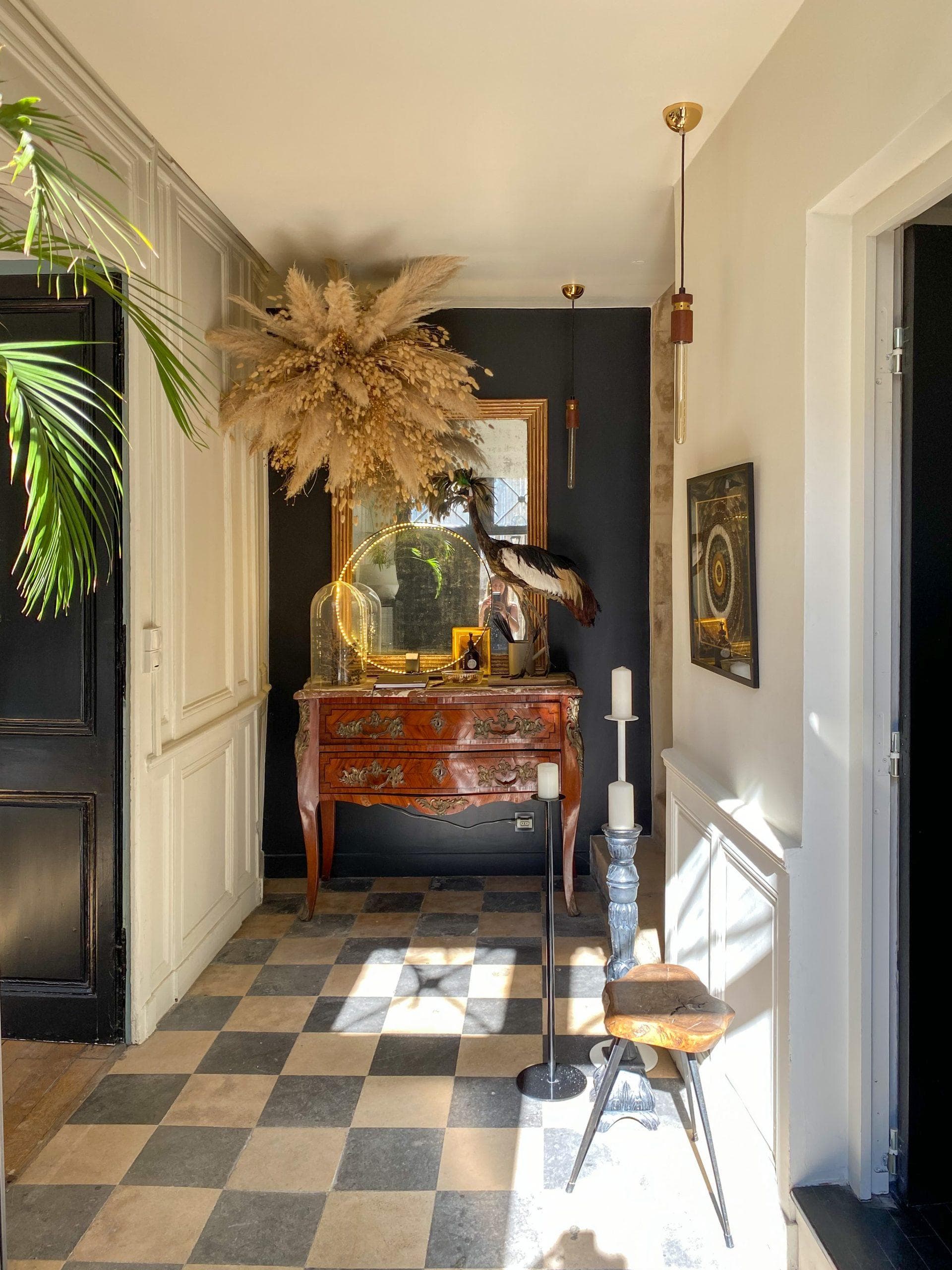 The colorful entrance of the private mansion Chez Laurence du Tilly.