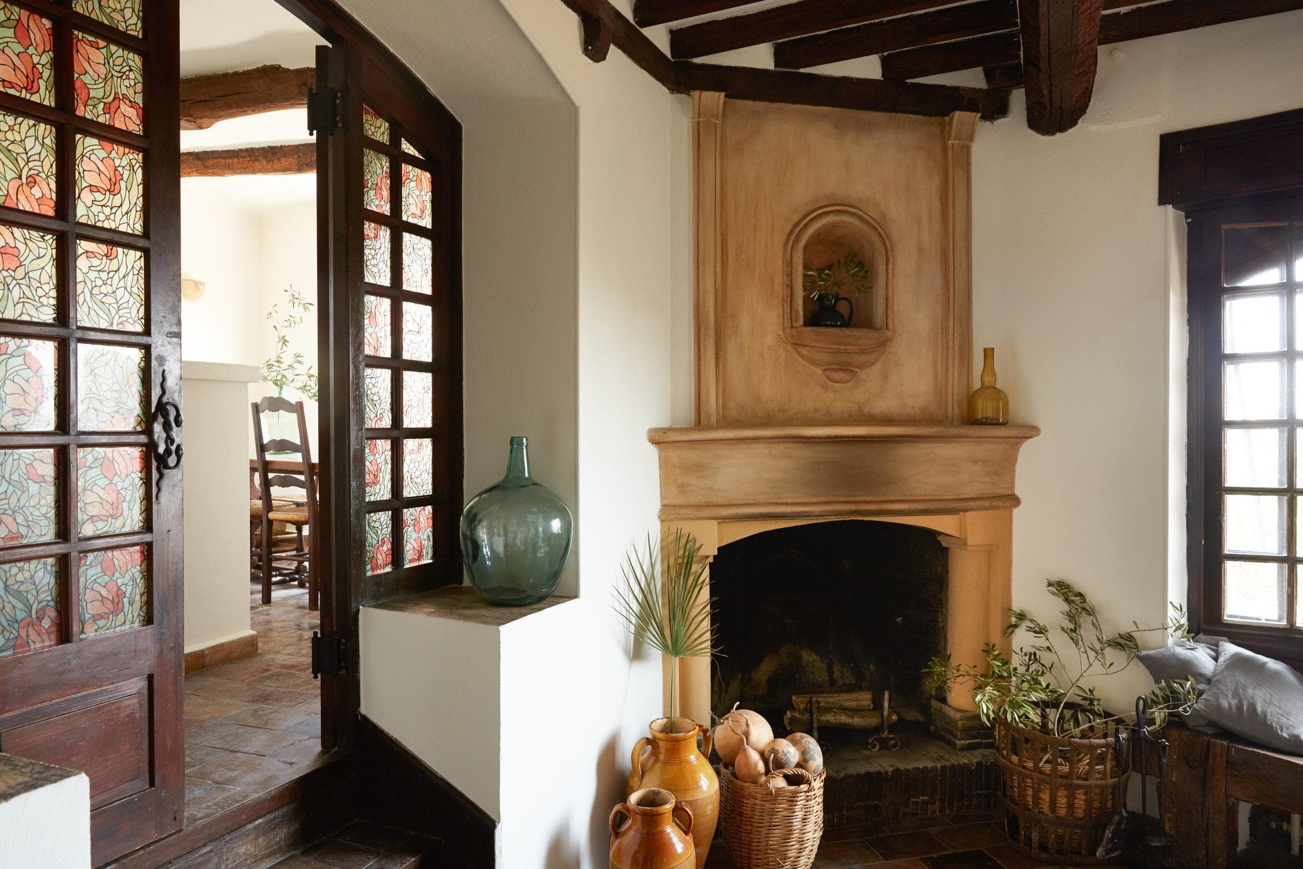 The living room of La Miette in Saint-Paul-de-Vence. © Helen Cathcart