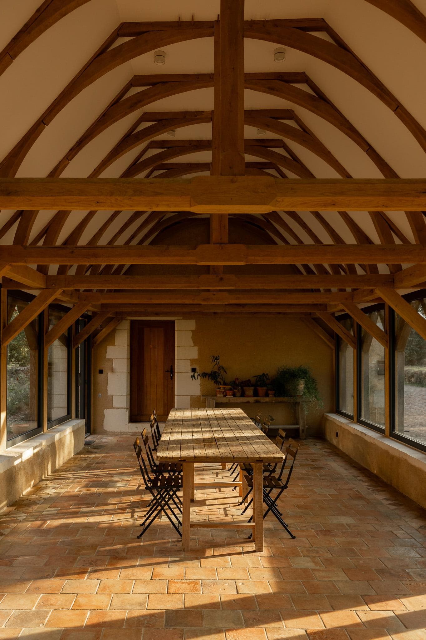The spacious meeting room at Val Gaudry. © Nolwenn Pernin