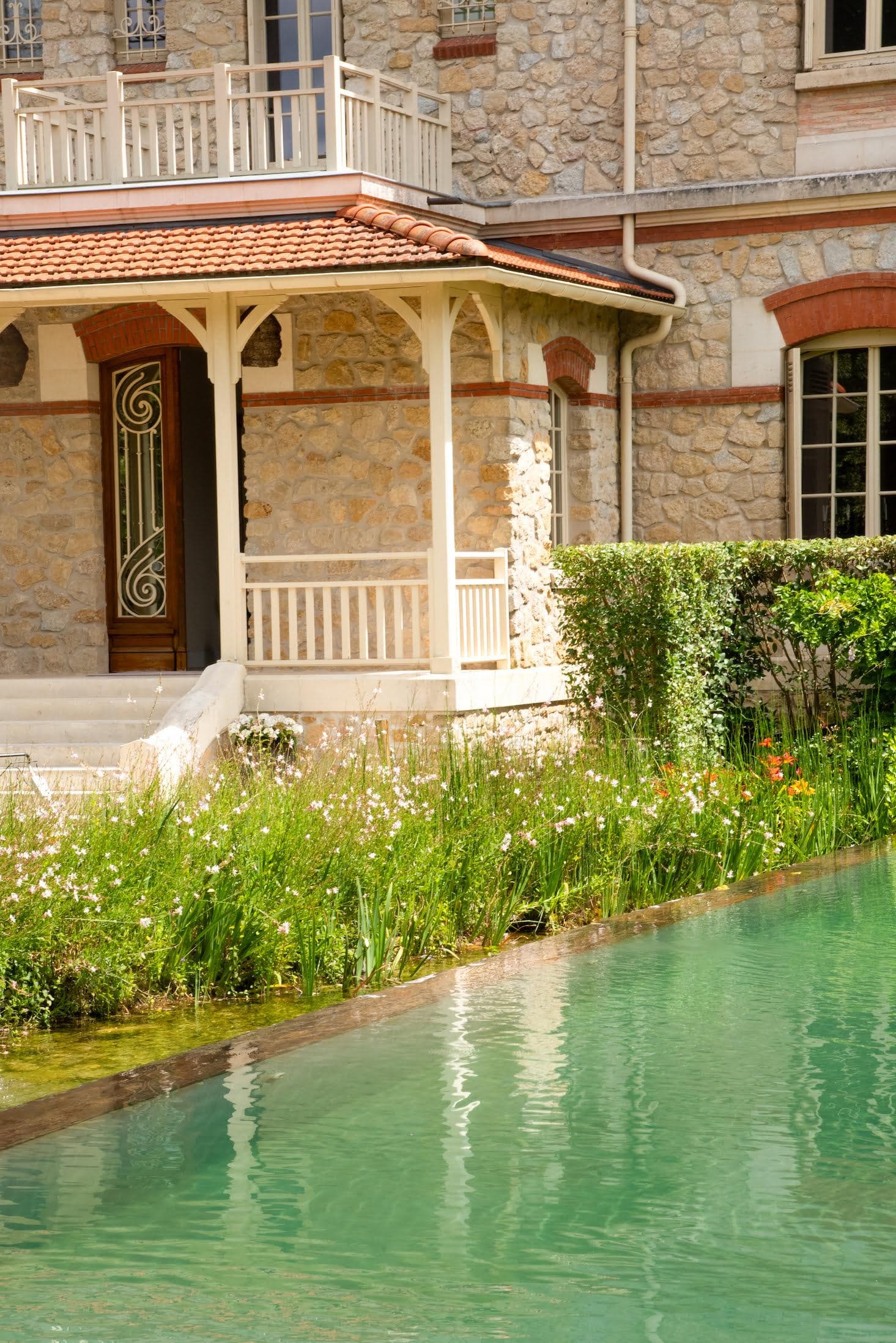 The natural swimming pool of Villa La Tosca.