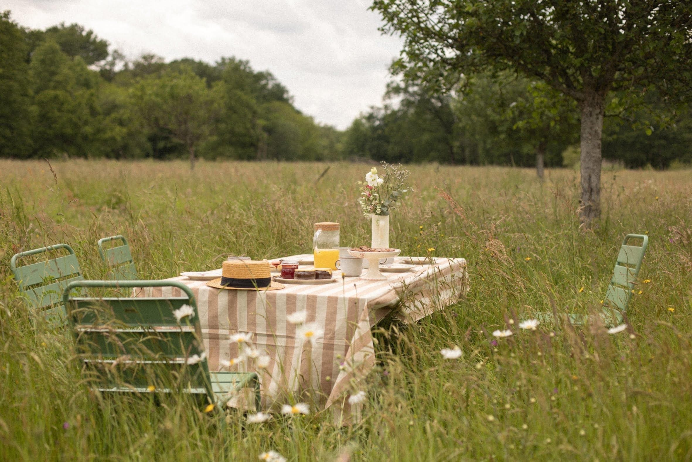 Lunch on the grass at La Rambolitaine.