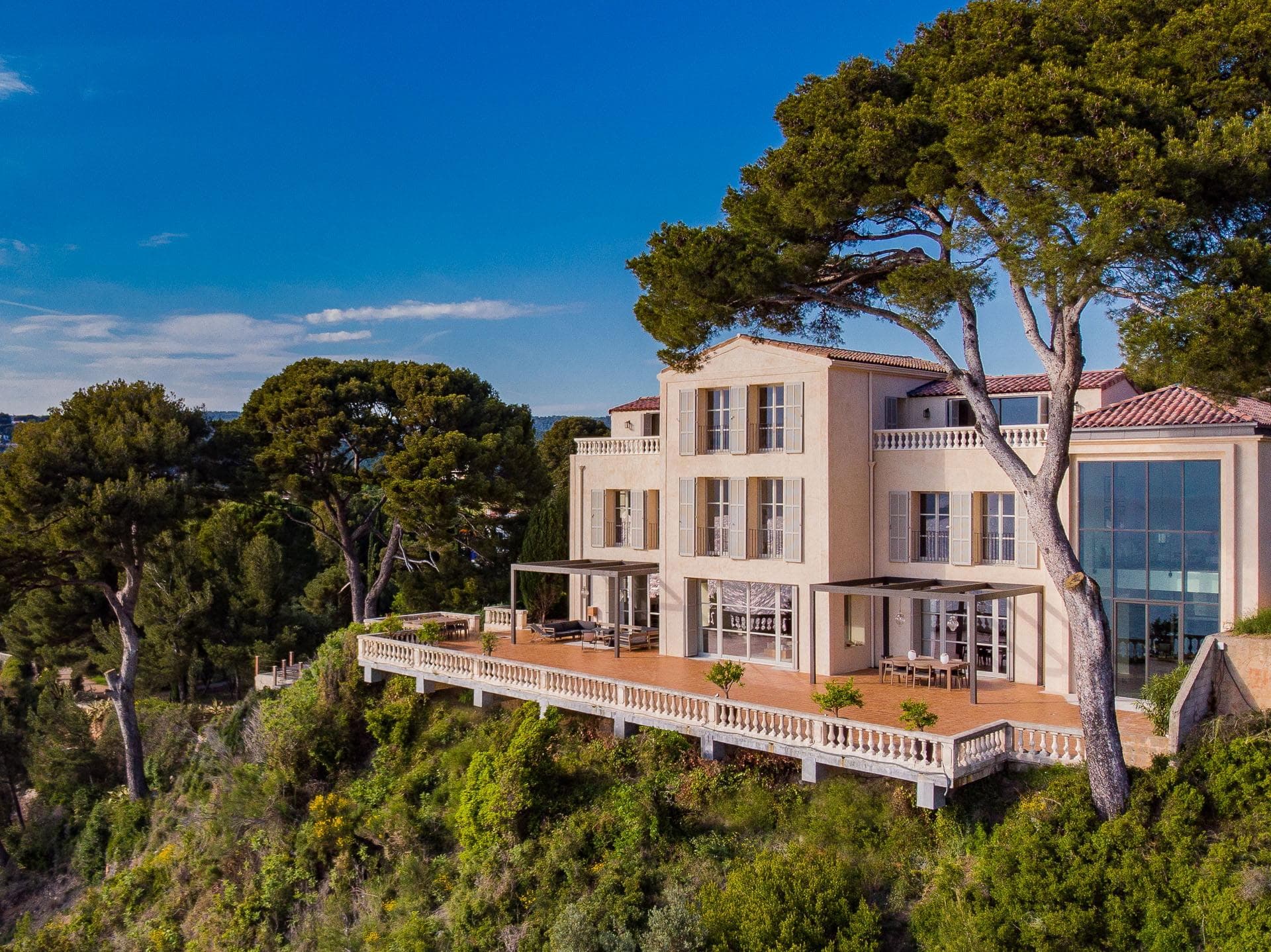 view of the front of the house and its large terrace