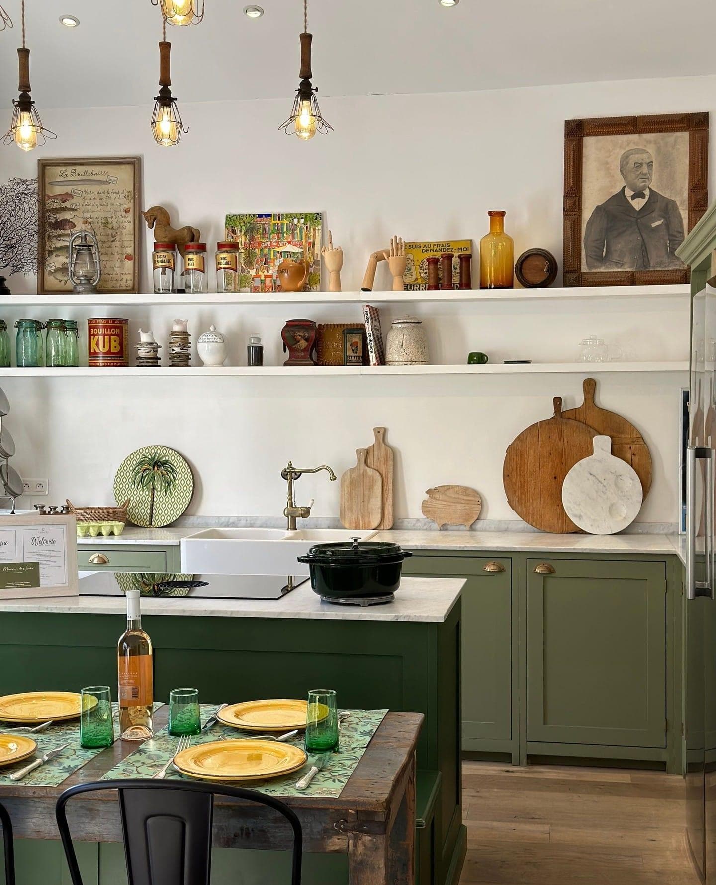 La cuisine vert maquis de La Cachette.
