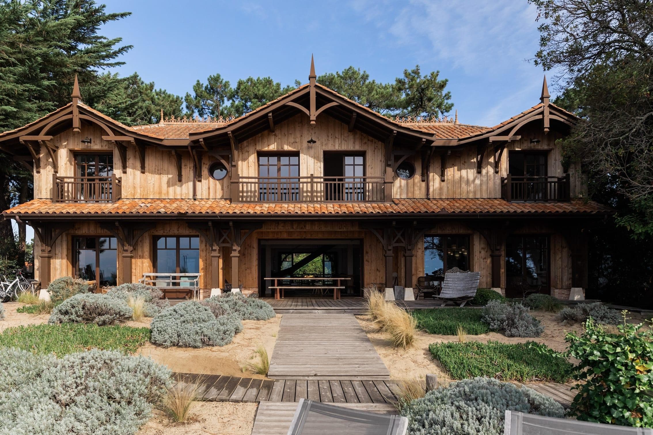 Face au Bassin d'Arcachon, le Lodge SHL.