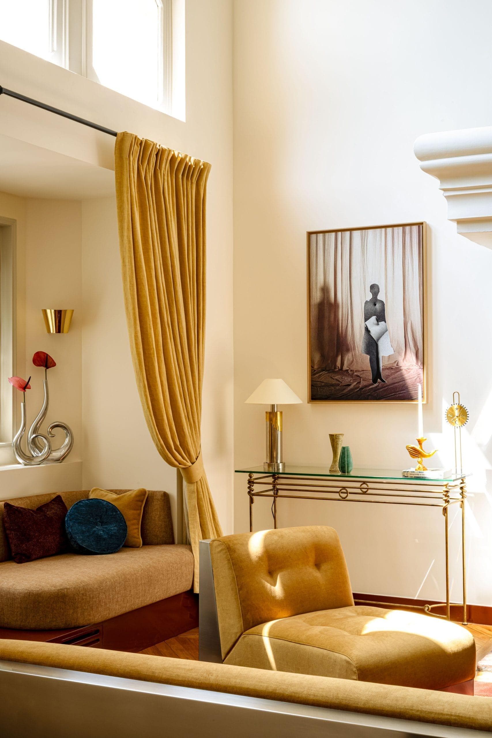 Throughout the villa, works of art catch the eye. © Mr. Tripper