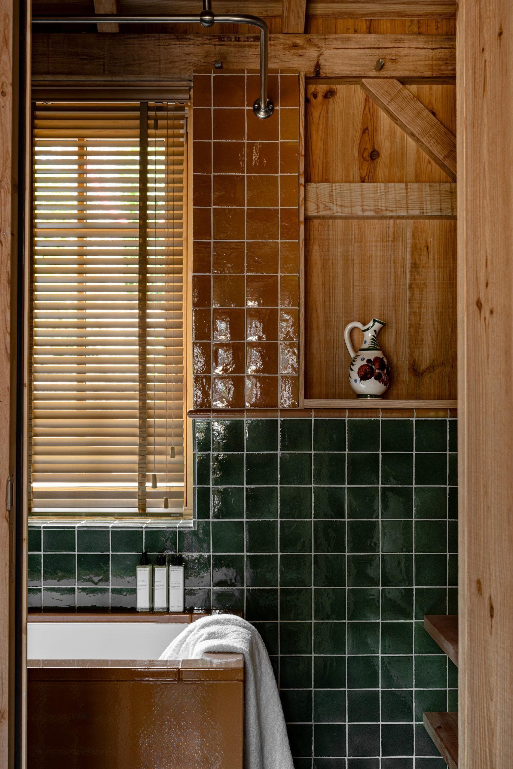L'une des salles de bains du Cœur du Ferret. © David Loridan