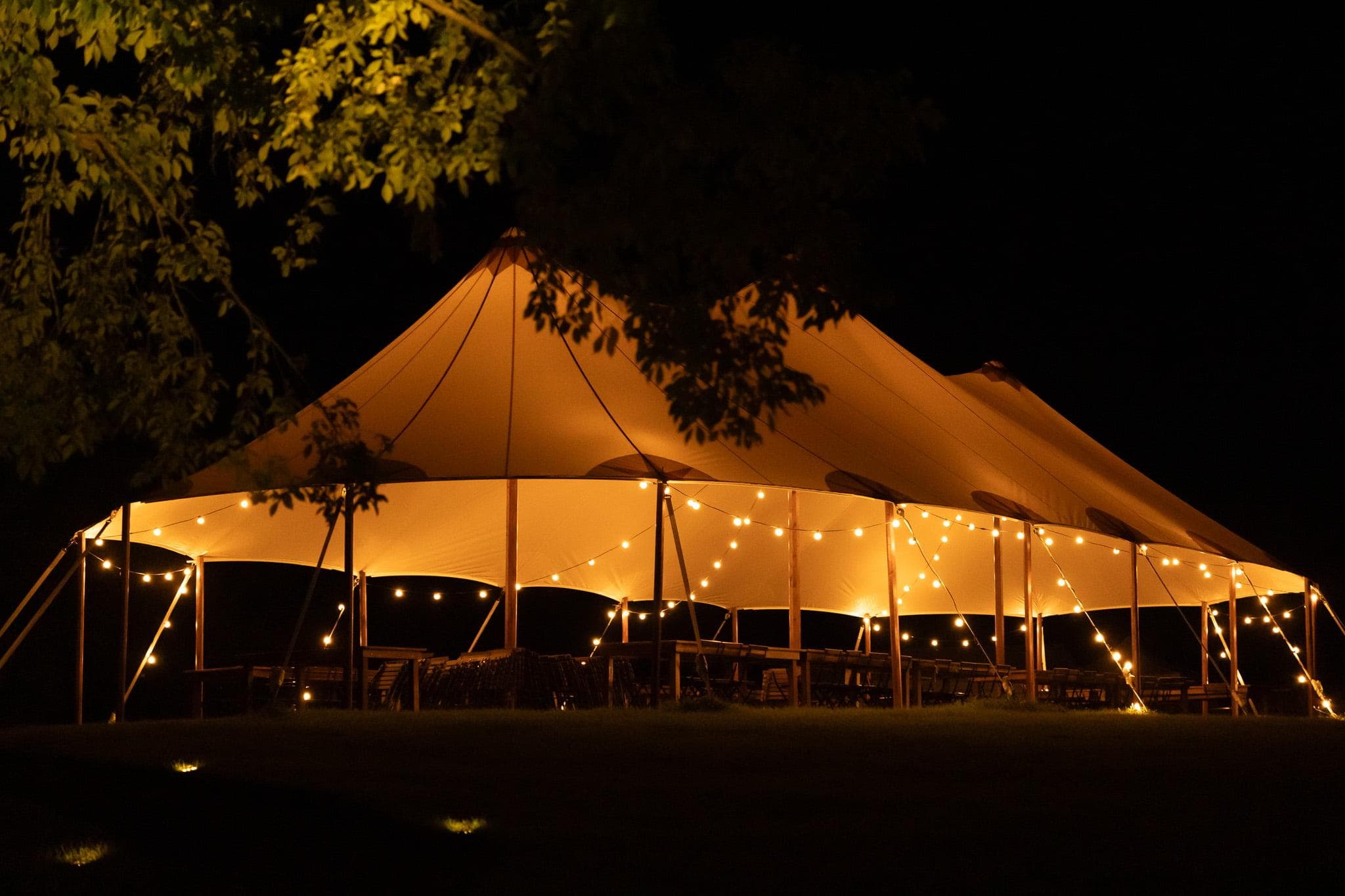 After a work session, enjoy dinner in the garden at Val Gaudry. © Nolwenn Pernin