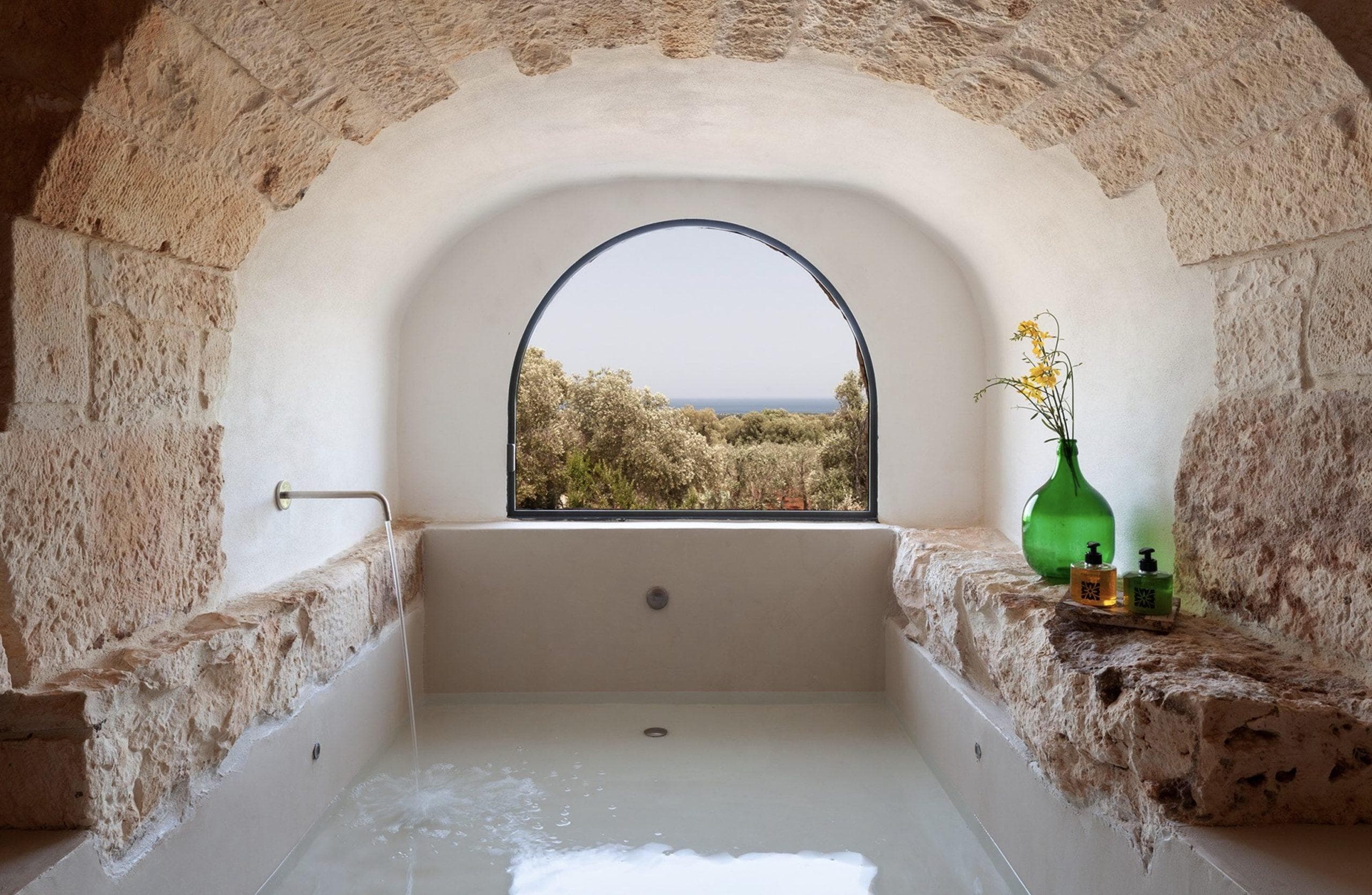 Bain + vue sur la mer, la bonne équation des vacances.