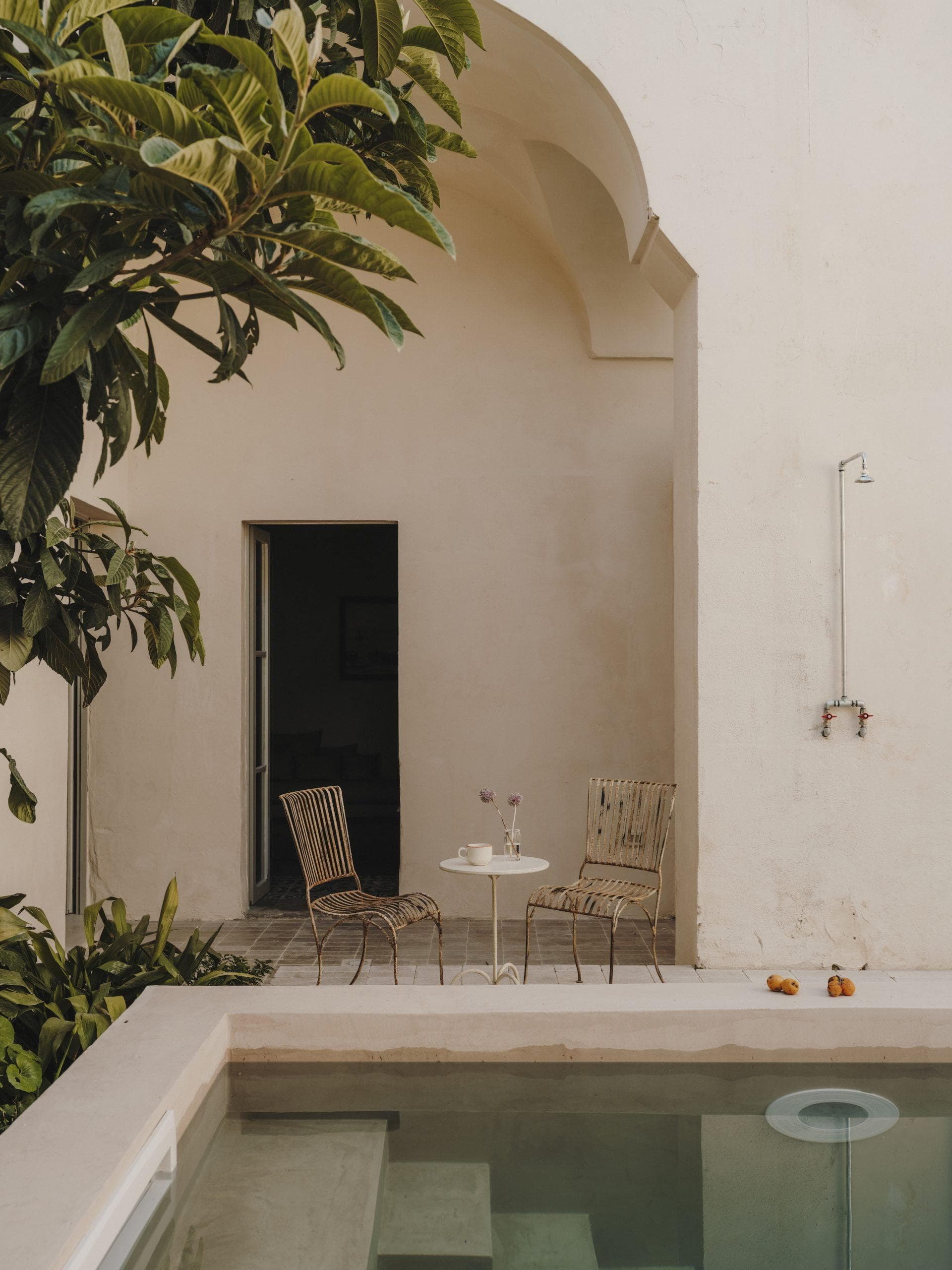 Le patio où se rafraîchir par temps chaud. © Salva Lopez