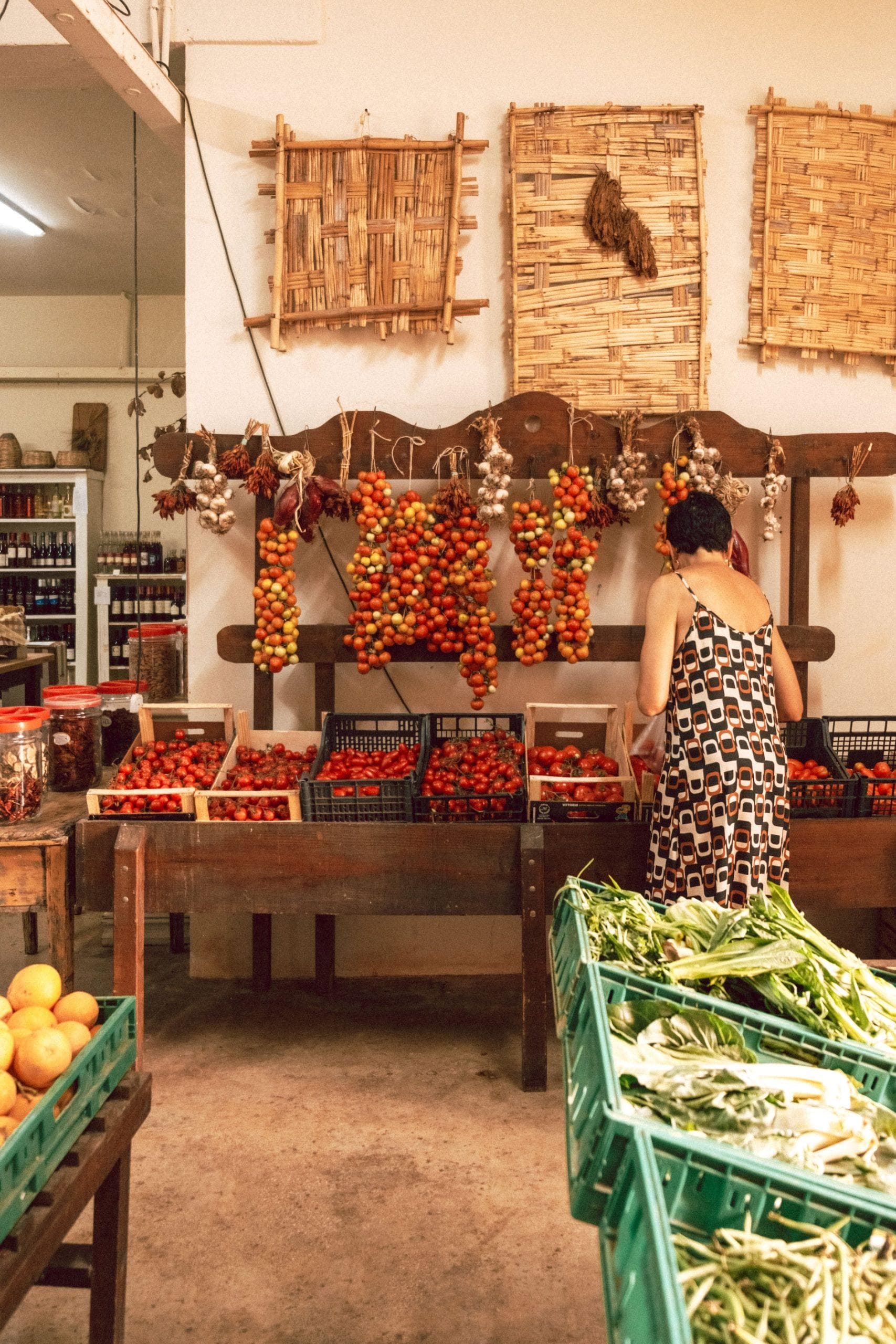 Dans le cabas, des tomates et de la mozzarella di bufala. © Laura Strauss