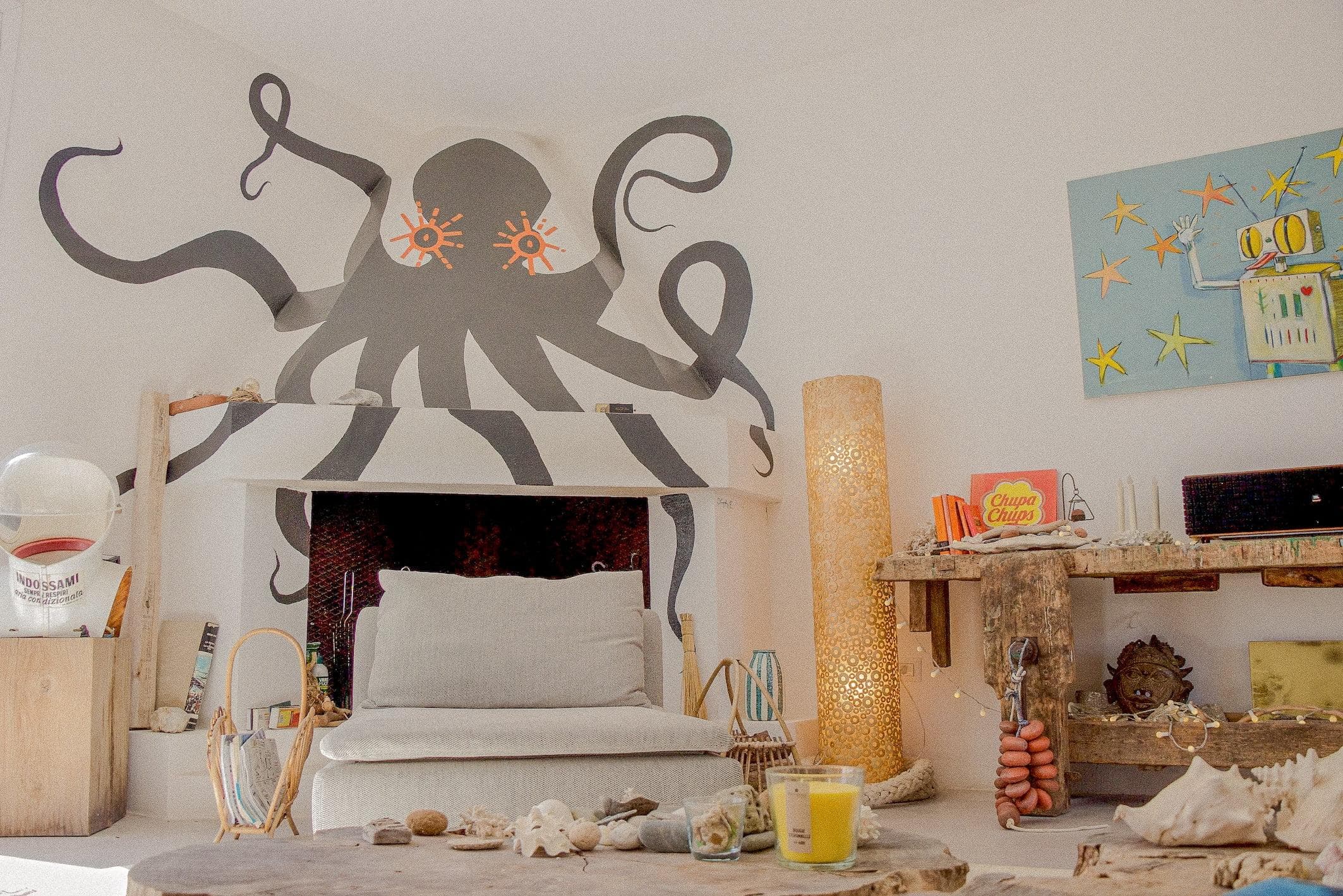 The octopus that watches over Il Polpo Nero.