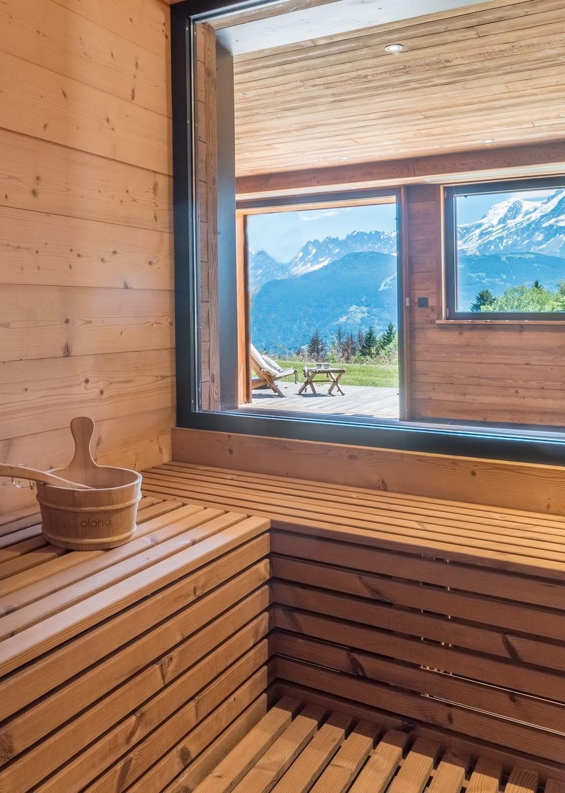 The sauna, featuring a beautiful panorama.