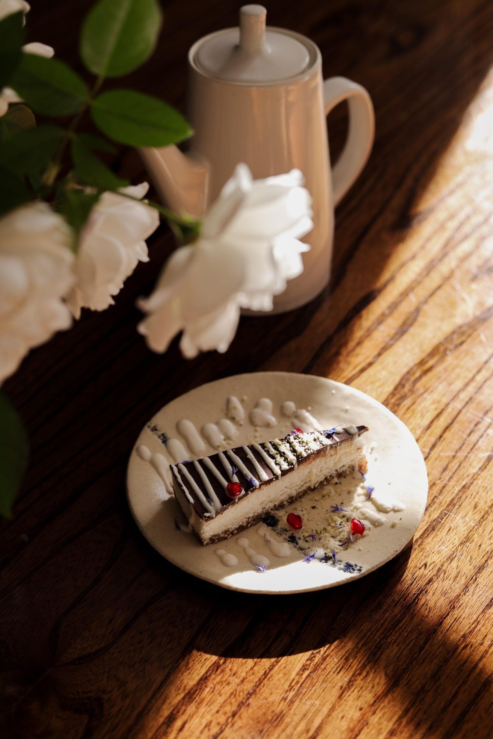 Some more cake? © Vé Studio