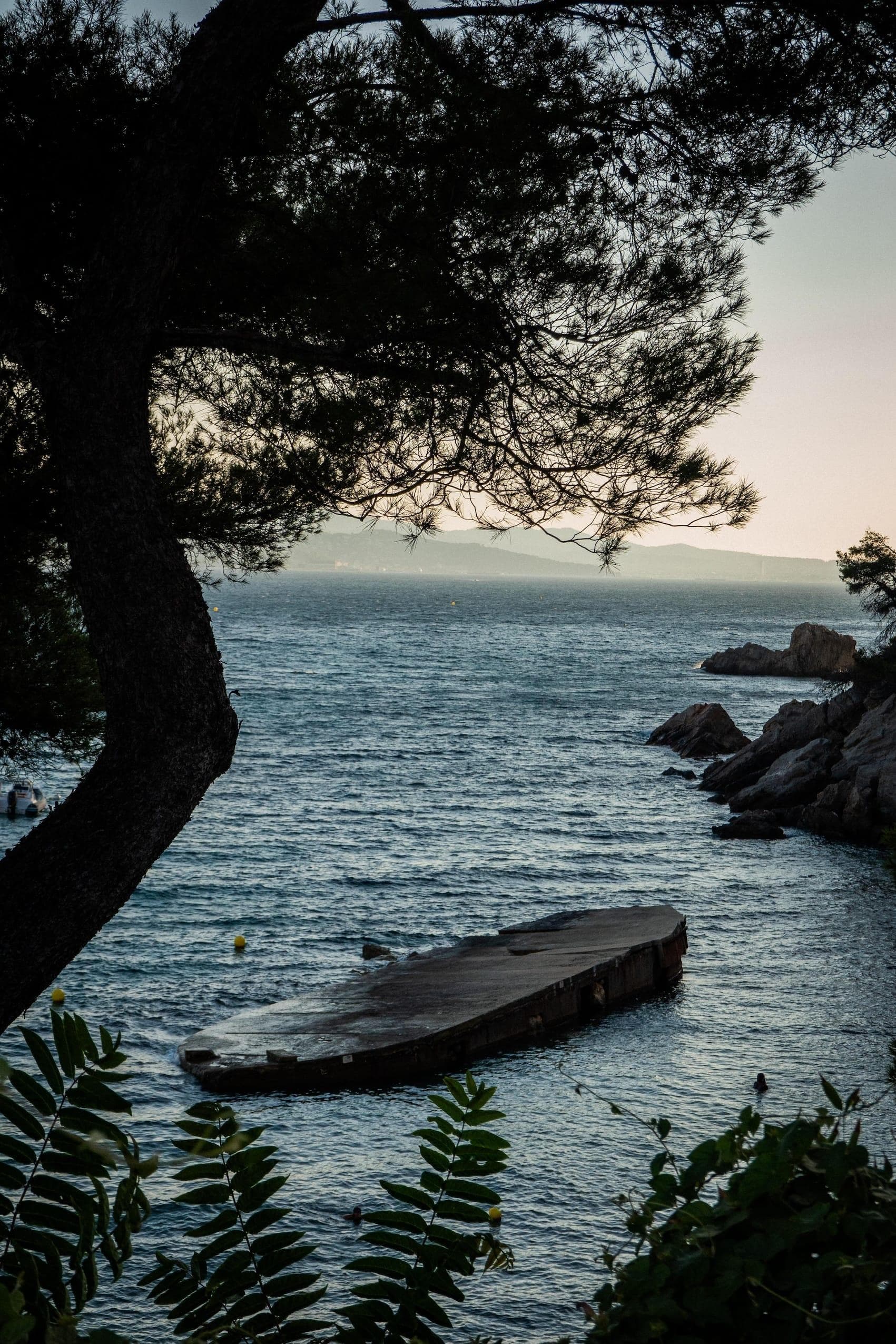 Partout, la vue sur la mer.