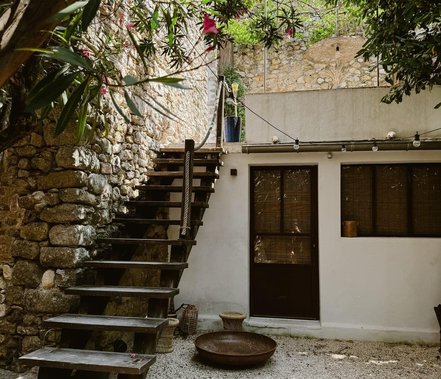 The lovely courtyard of Bleu Wisteria.