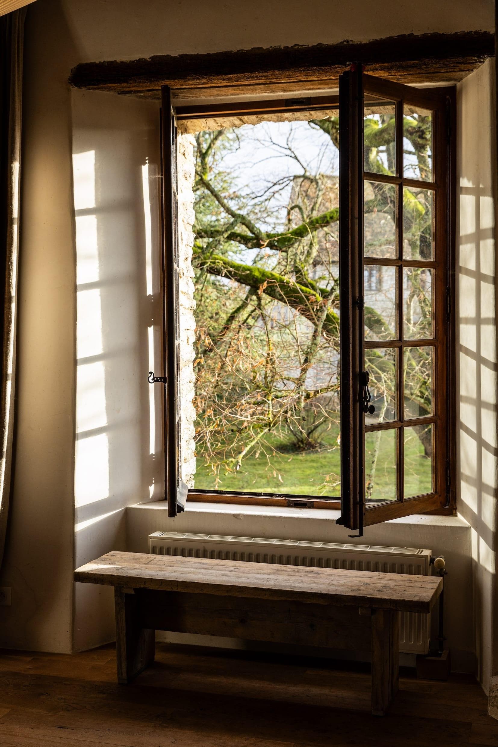 Nestled within a three-hectare estate, nature surrounds La Commanderie on all sides.