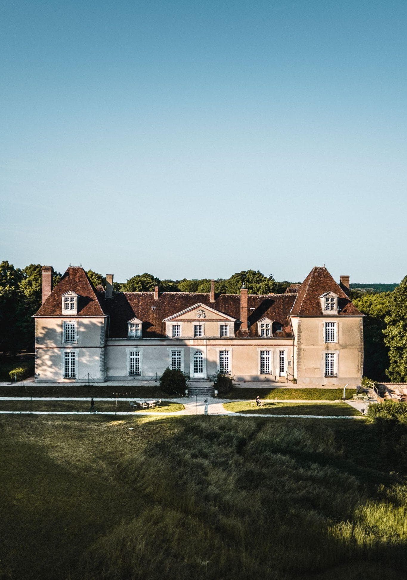 Welcome to the magnificent Château du Feÿ!
