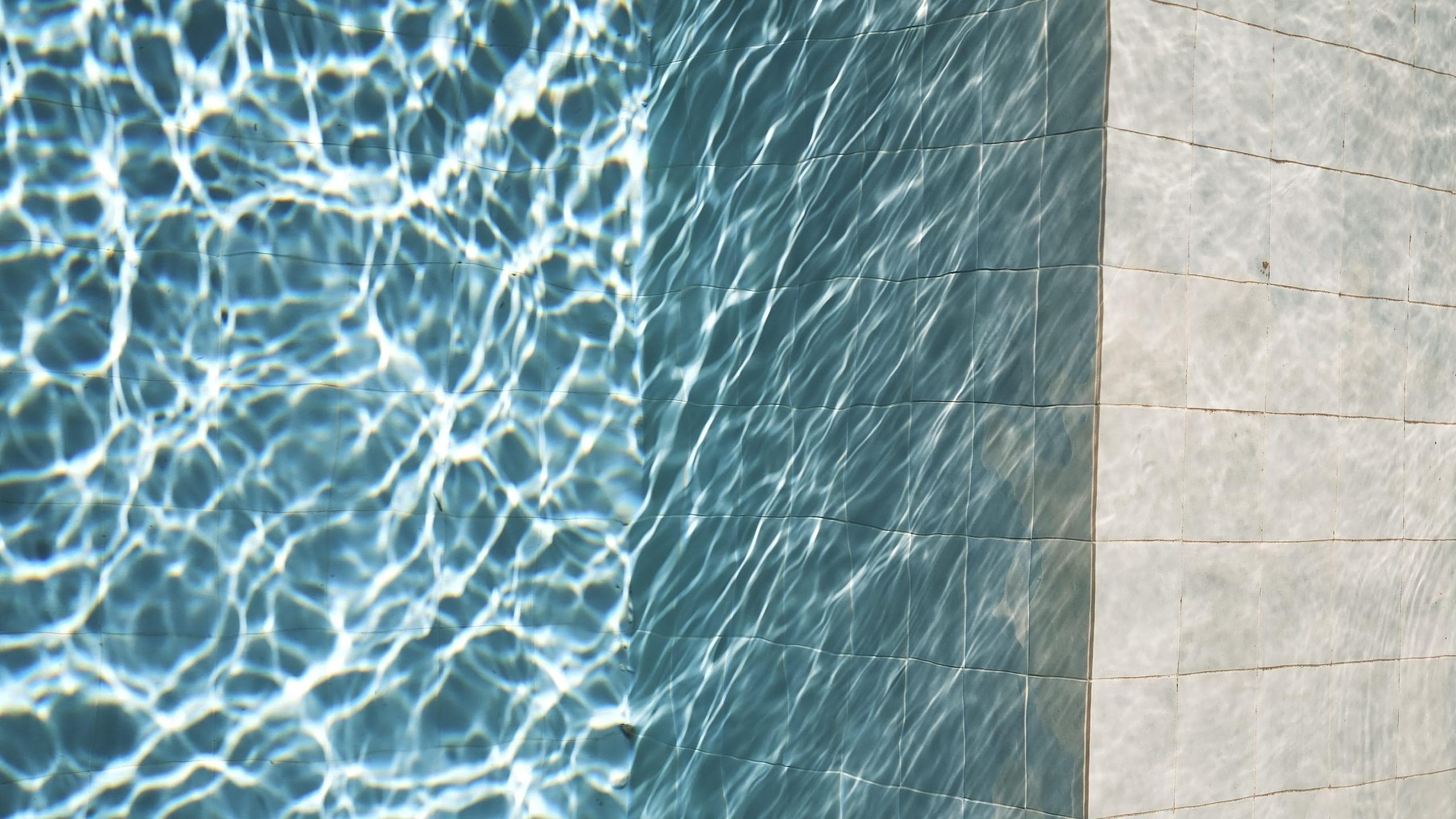At the bottom of the pool... © Michele Pirelli