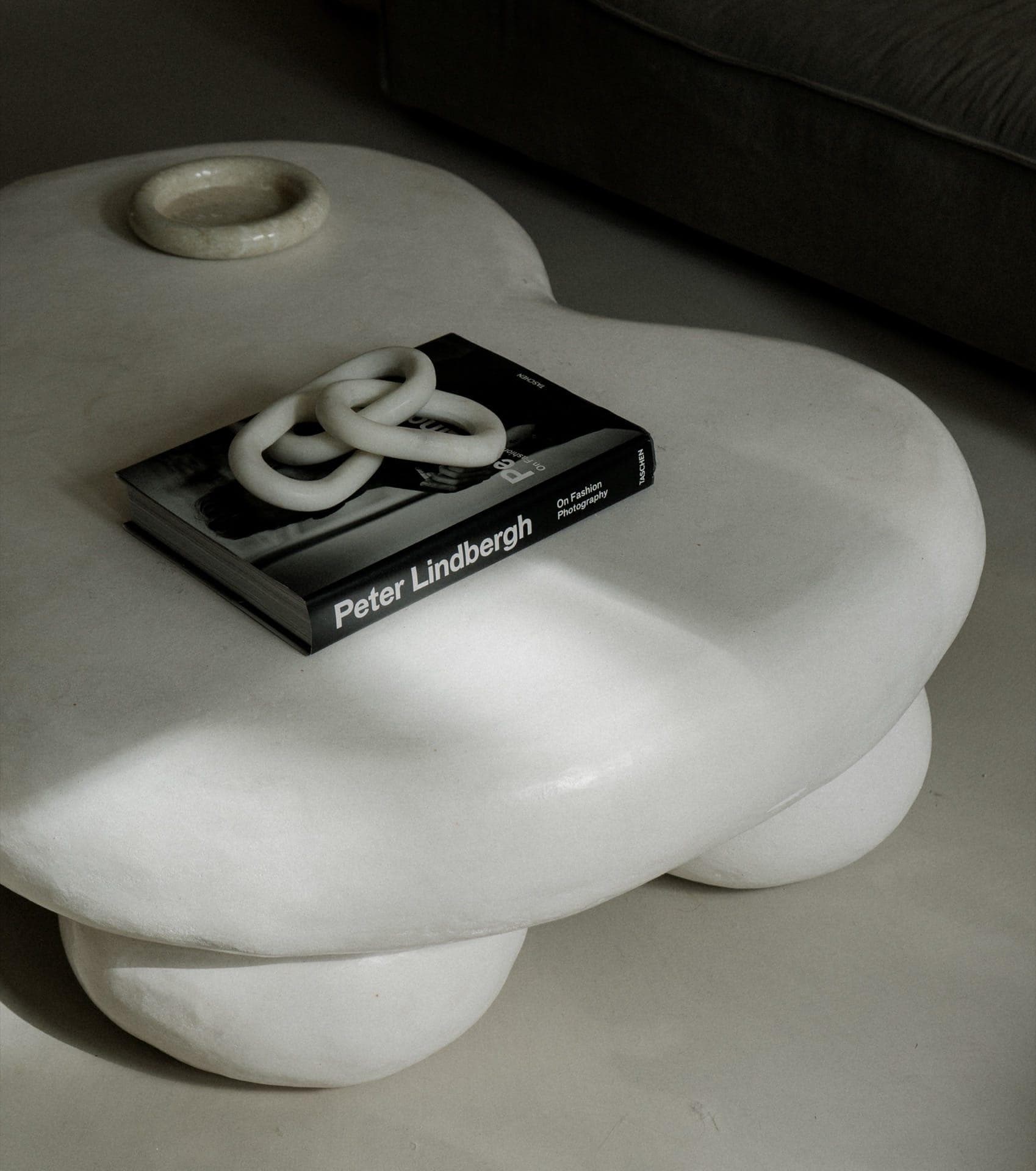 Le beau mobilier, que l'on doit à la styliste et décoratrice Daniella Van Twee.