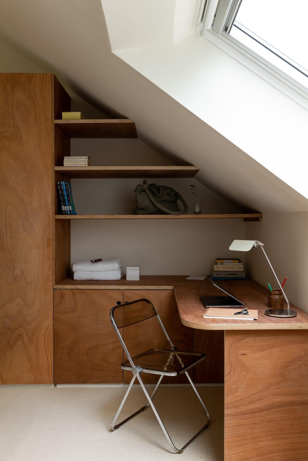 The office corner for peaceful remote work. © Agathe Tissier-Dumont & Bertille Bordja