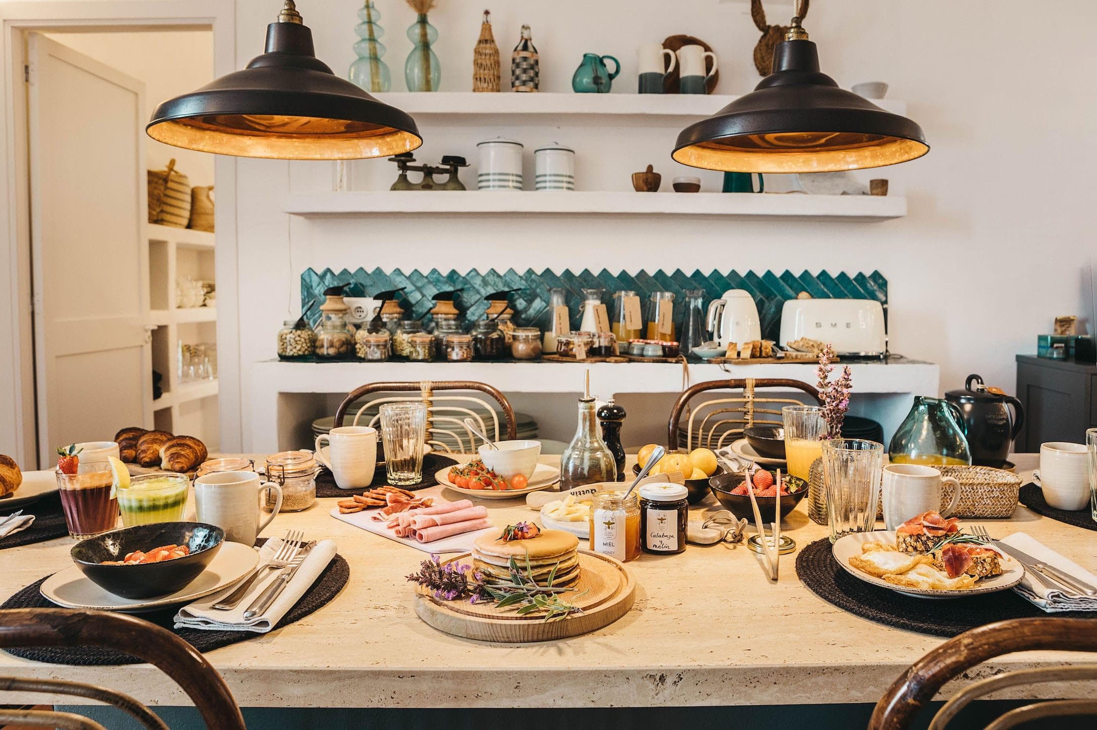 The lovely kitchen of Es Bec d'Aguila.