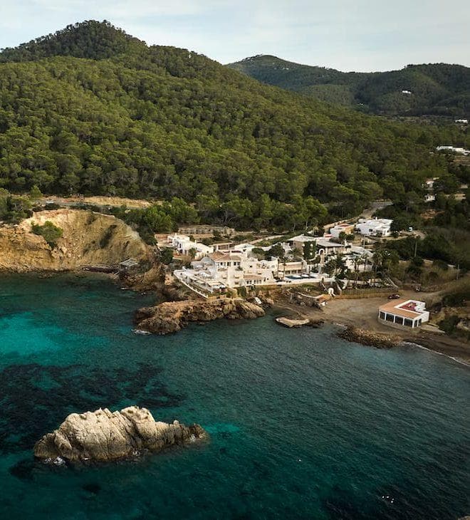 All around Xarraca, the sea and nature.