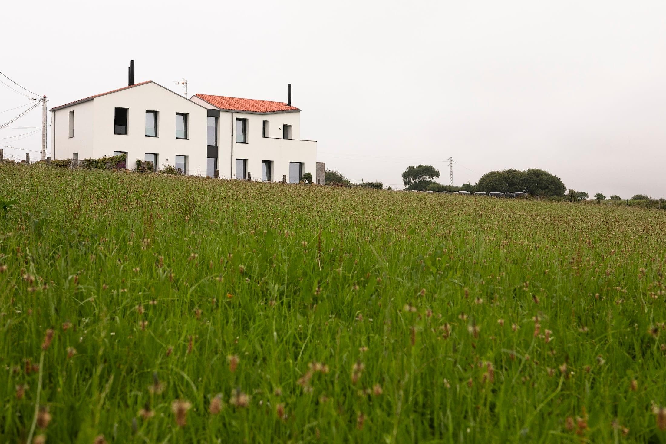 Entre collines et mer, El Faro Unkempt. © Mercedes Blanco