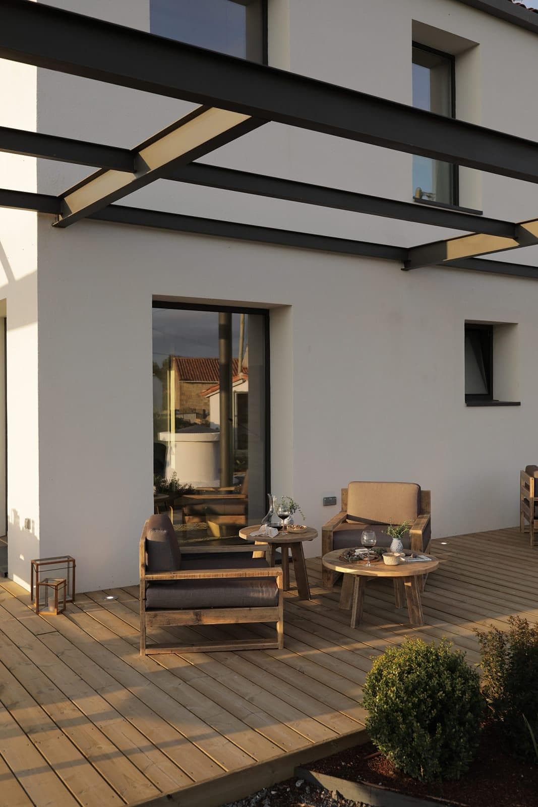 Le soir venu, on admire le coucher de soleil depuis la terrasse. © Mercedes Blanco