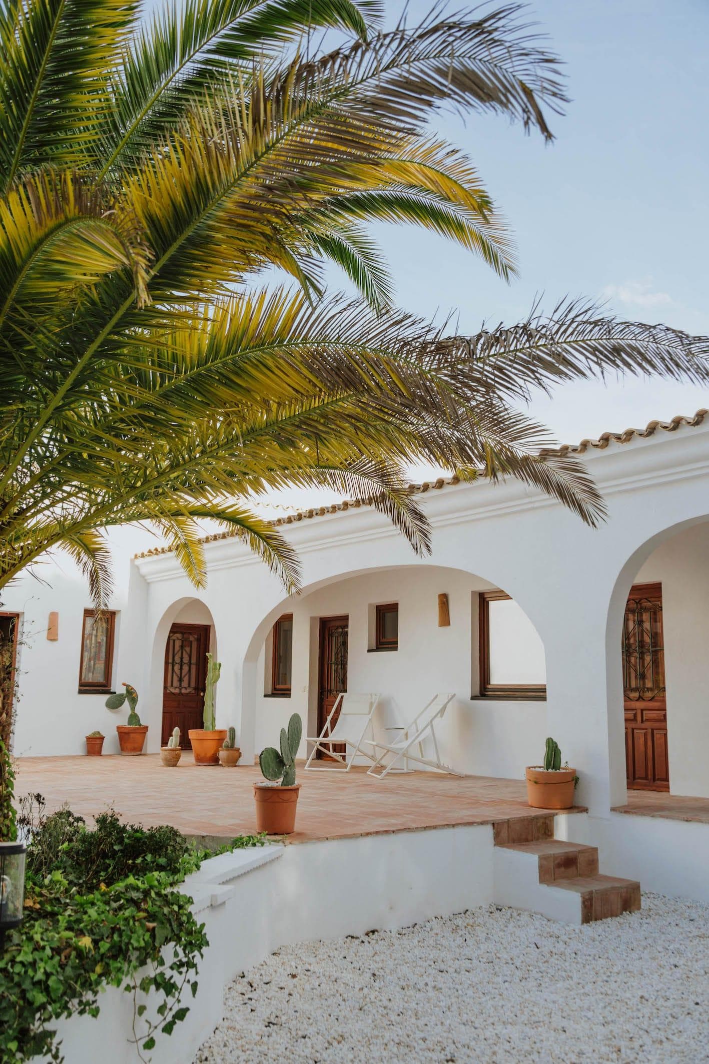 Welcome to Villa del Valle, where the sun (almost) never sets.